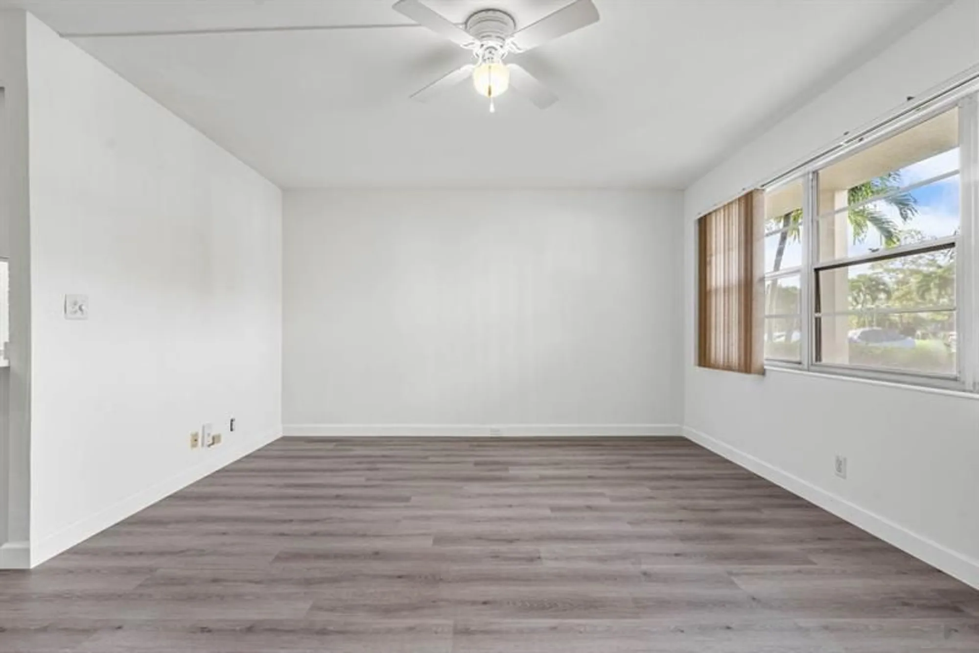 Property Slideshow image 4 of 42 | 1038 cambridge b # 1038, Deerfield Beach, FL, 33442