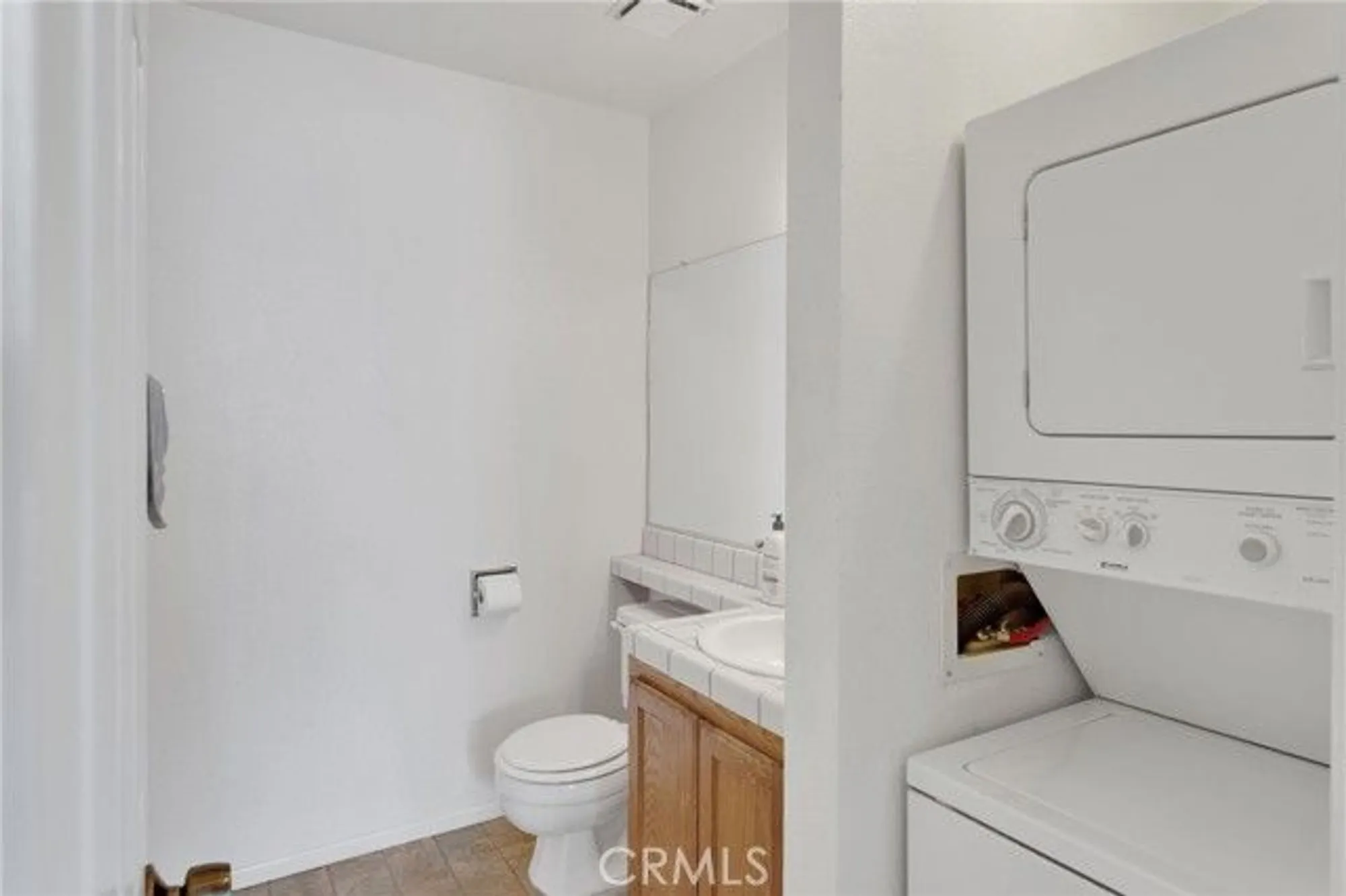 Property Slideshow image 17 of 36 | 19175 elm dr, Apple Valley, CA, 92308