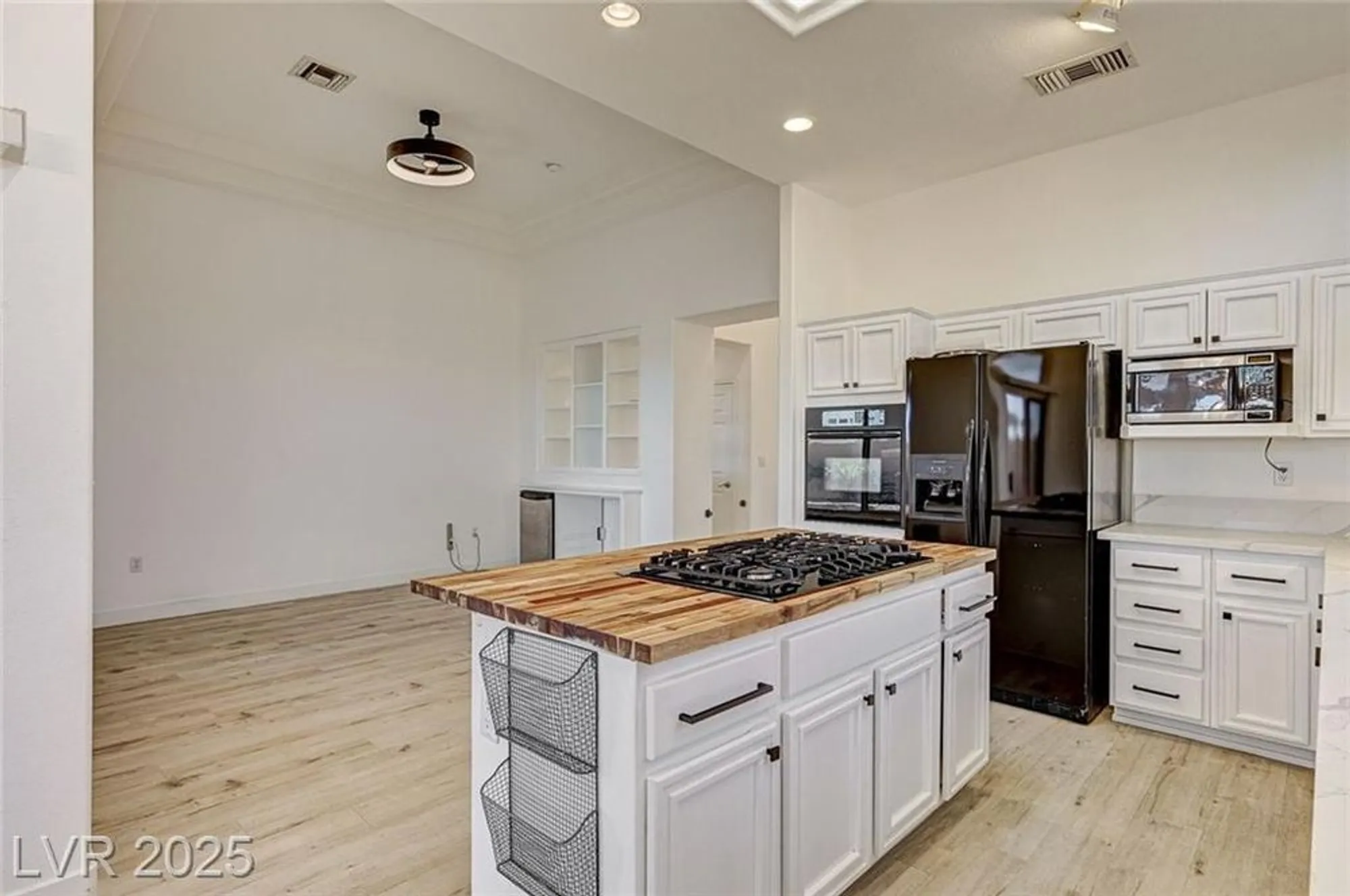 Property Slideshow image 17 of 47 | 10725 mission lakes ave, Las Vegas, NV, 89134