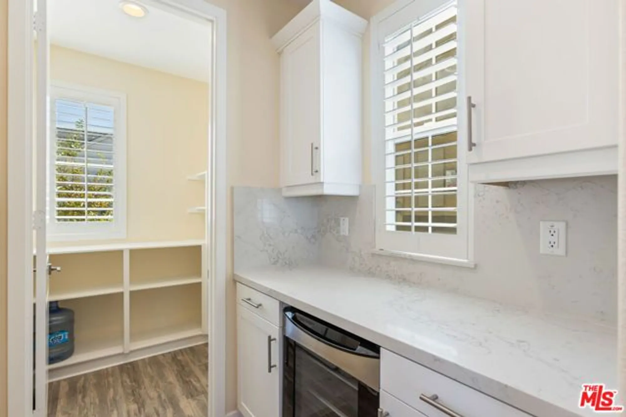 Property Slideshow image 10 of 33 | 25105 citron ln, Canyon Country, CA, 91387