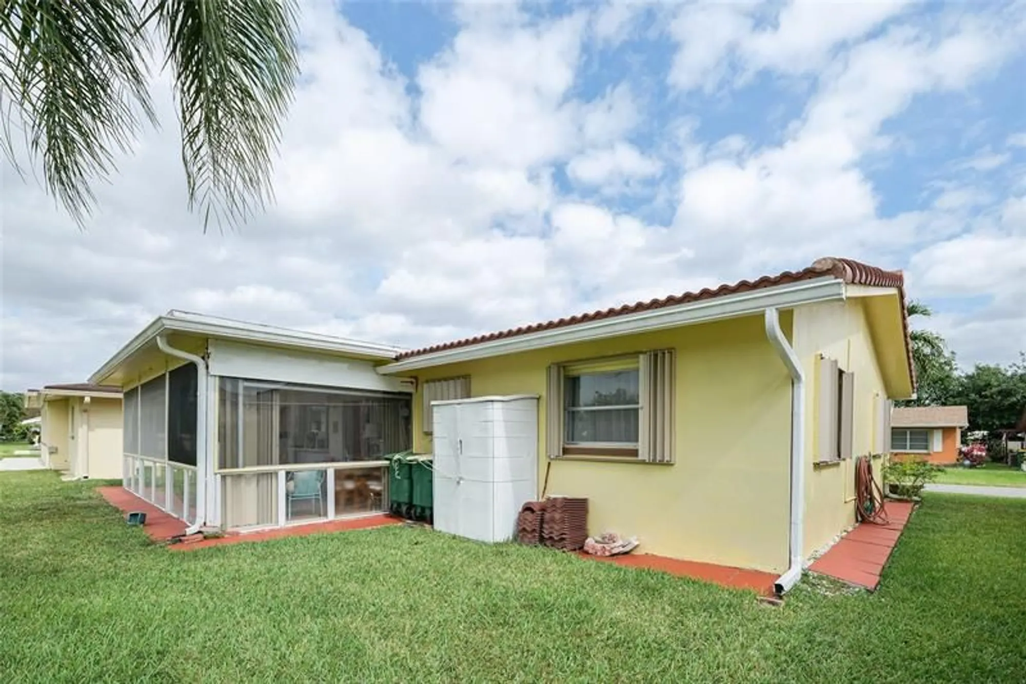 Property Slideshow image 32 of 55 | 4510 nw 45th ct, Tamarac, FL, 33319