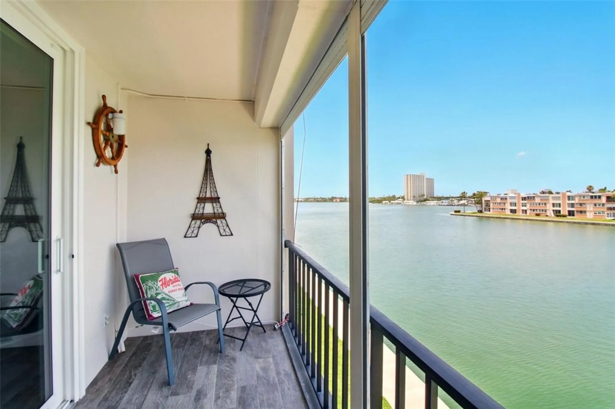 Property Slideshow image 15 of 29 | 7625 sun island dr 304, South Pasadena, FL, 33707