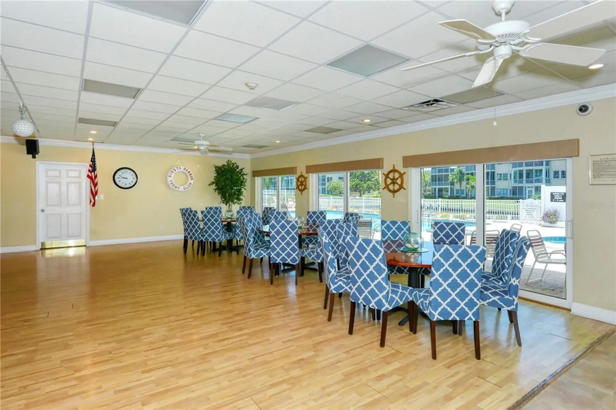 Property Slideshow image 32 of 37 | 1350 n portofino dr apt 402, Sarasota, FL, 34242