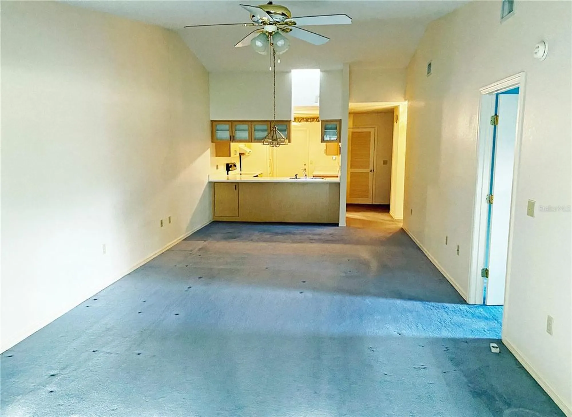 Property Slideshow image 6 of 13 | 1518 oakview cir, Winter Haven, FL, 33880