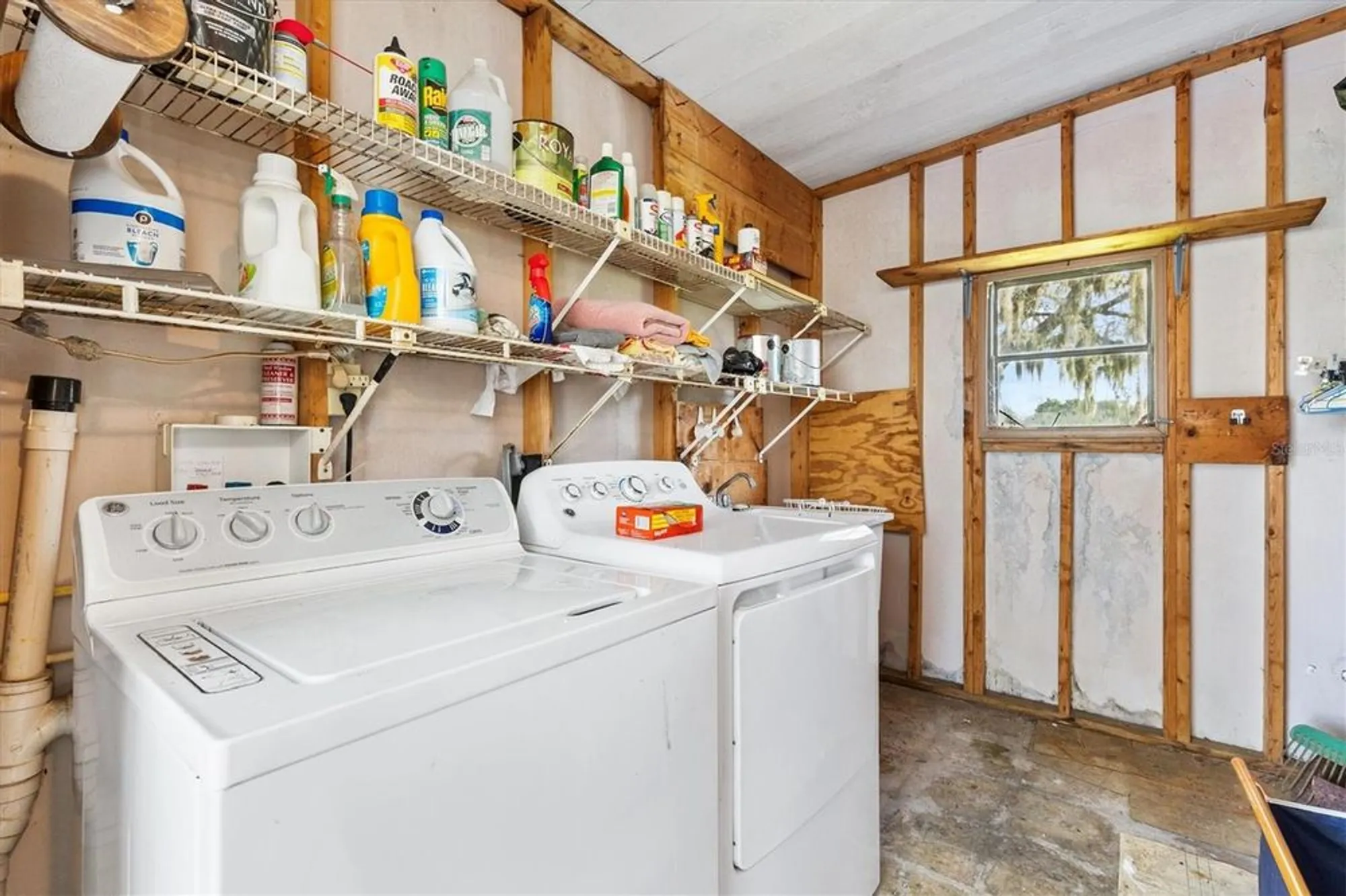 Property Slideshow image 28 of 38 | 523 bonita dr, The Villages, FL, 32159