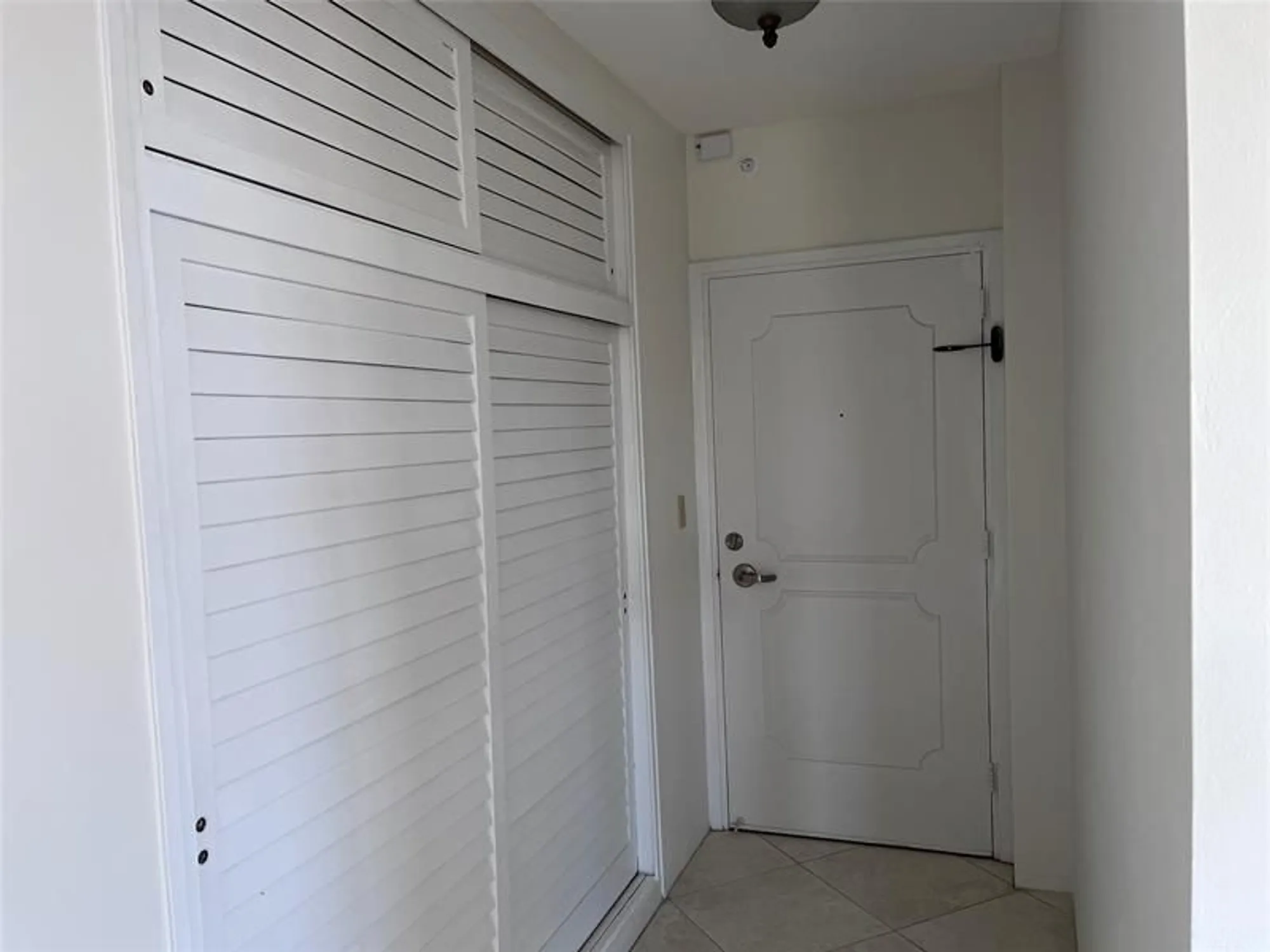 Property Slideshow image 16 of 27 | 3200 ne 36th st 709, Fort Lauderdale, FL, 33308