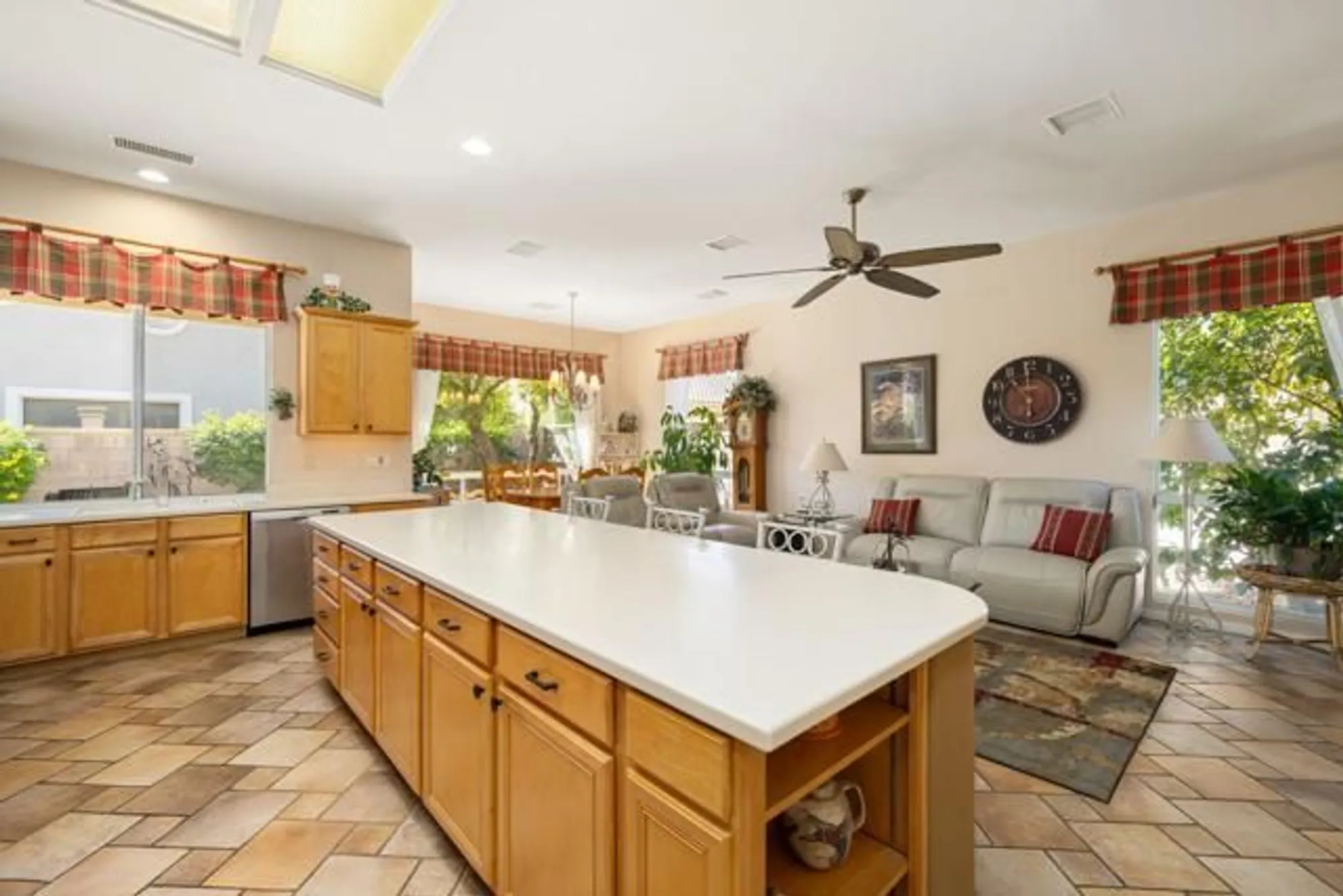 Property Slideshow image 10 of 36 | 78491 sterling ln, Palm Desert, CA, 92211