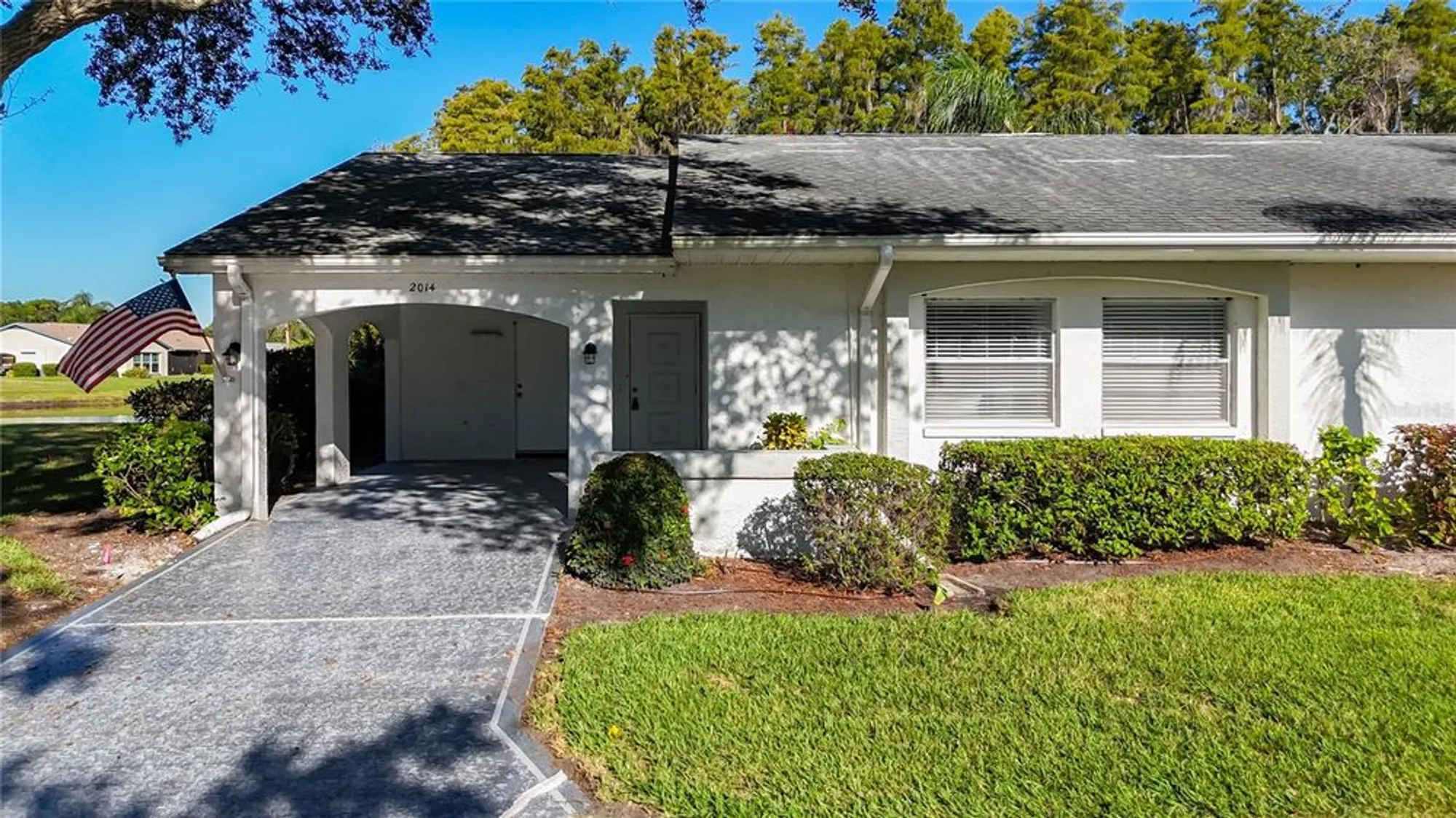 Property Slideshow image 1 of 41 | 2014 hampstead cir, Sun City Center, FL, 33573