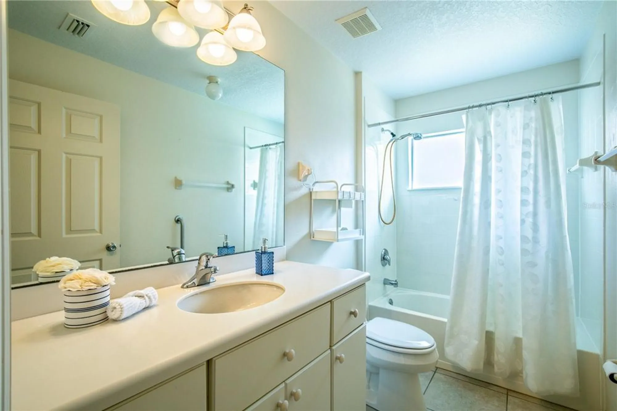 Property Slideshow image 19 of 49 | 5441 sea leopard st, Tavares, FL, 32778