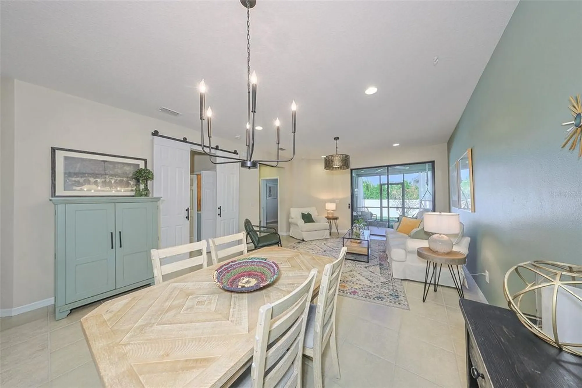 Property Slideshow image 13 of 70 | 329 bluewater falls ct, Apollo Beach, FL, 33572