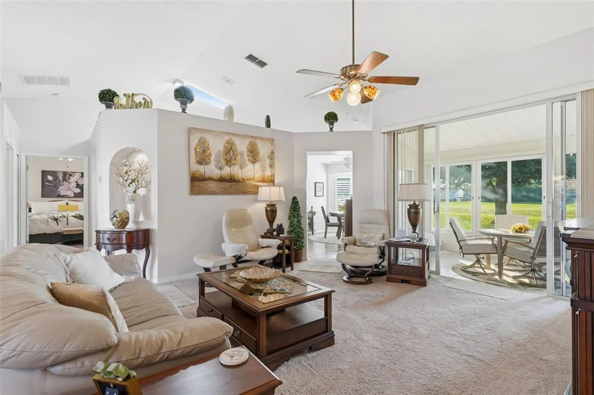 Property Slideshow image 18 of 65 | 25233 lost oak cir, Leesburg, FL, 34748