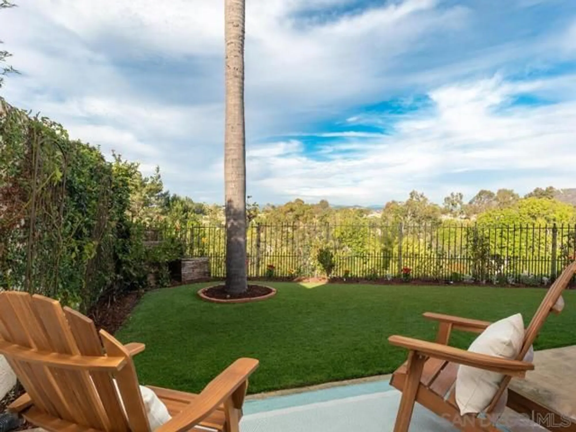 Property Slideshow image 8 of 68 | 12872 circulo dardo, San Diego, CA, 92128