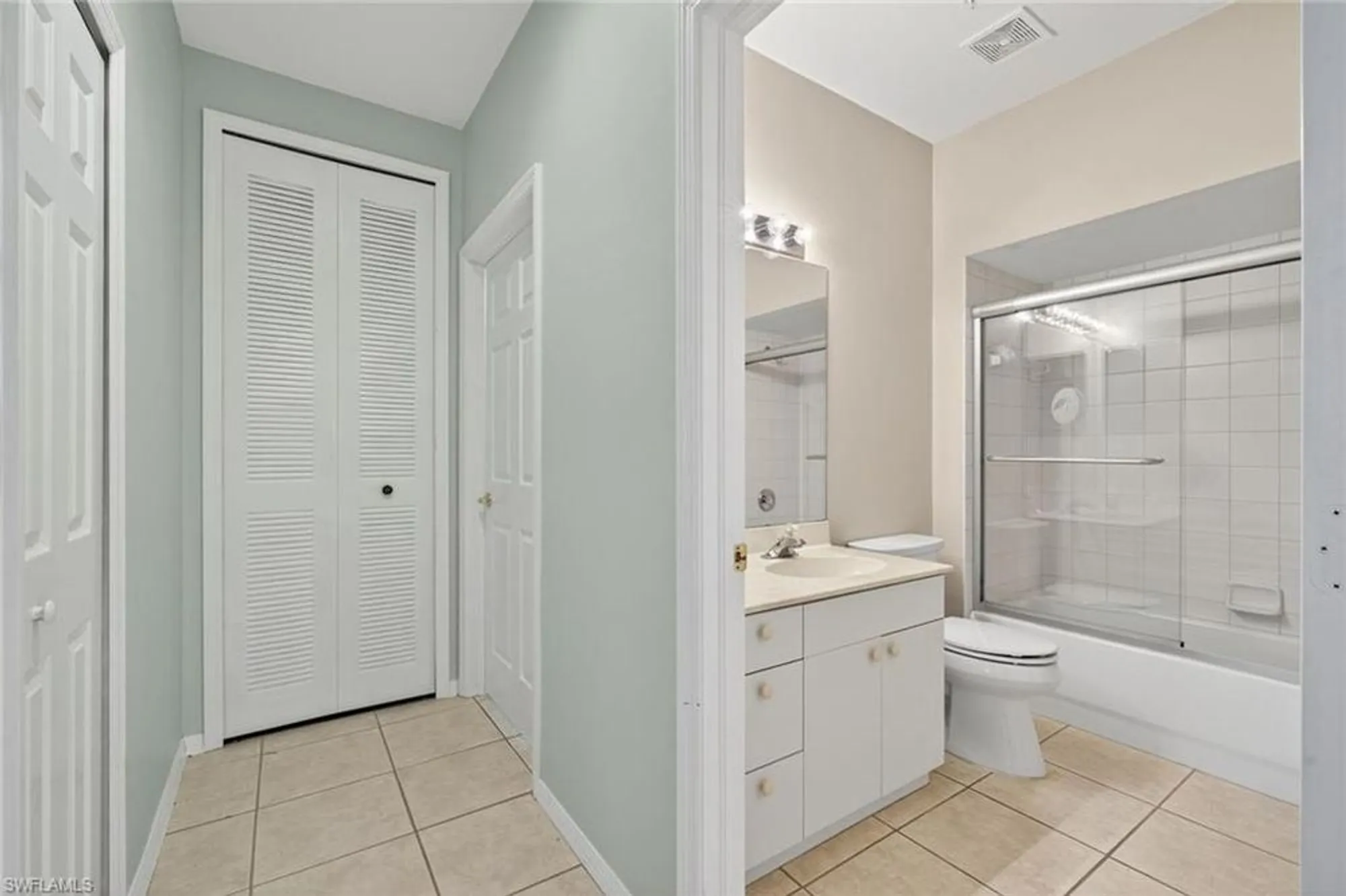 Property Slideshow image 22 of 48 | 3471 pointe creek ct 204, Bonita Springs, FL, 34134