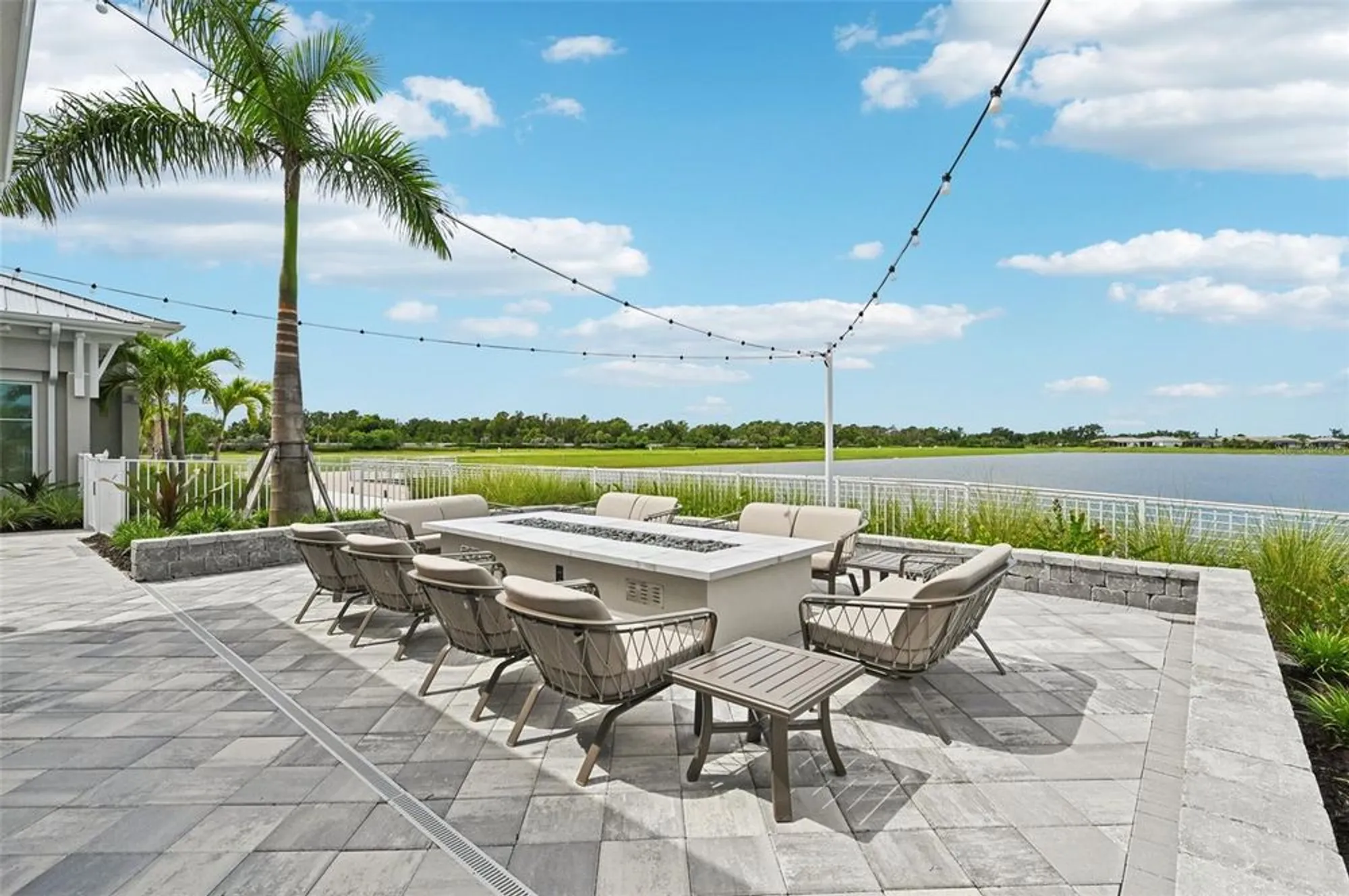 Property Slideshow image 34 of 40 | 25509 royal tern ln, Englewood, FL, 34223