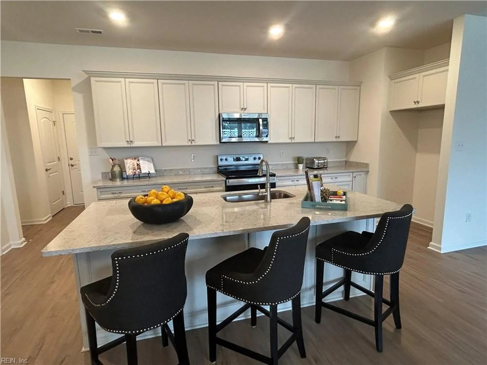 Property Slideshow image 7 of 27 | 104 cathedral st # 39-1, Smithfield, VA, 23430