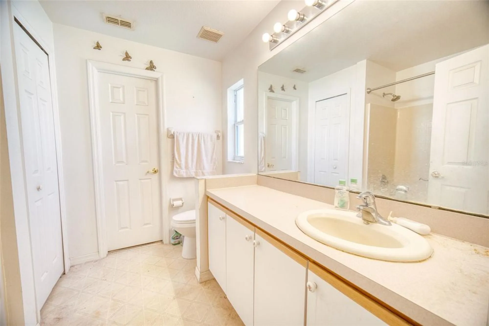 Property Slideshow image 22 of 30 | 777 vineyard way, Poinciana, FL, 34759