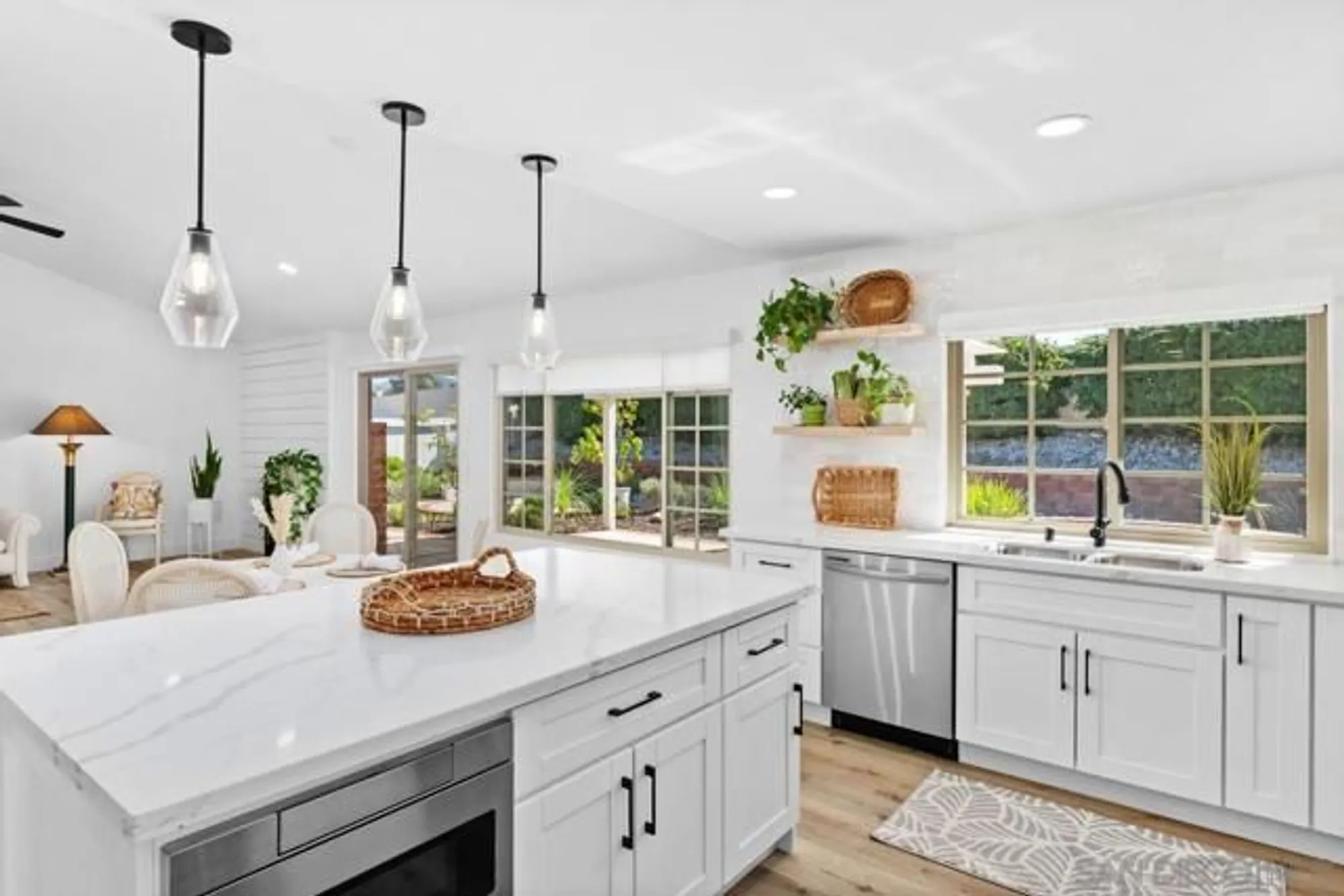 Property Slideshow image 12 of 48 | 12687 senda acantilada, San Diego, CA, 92128