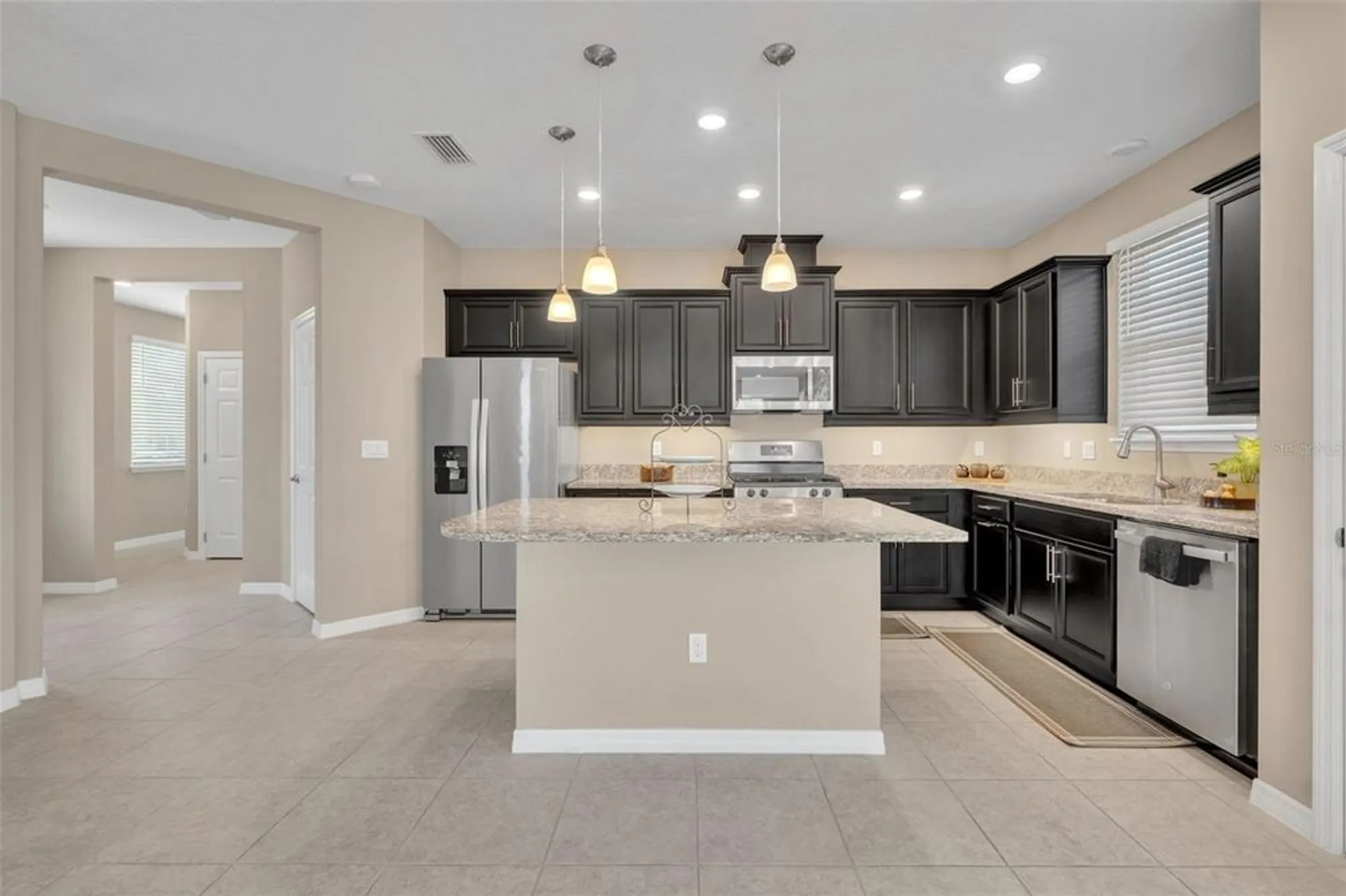 Property Slideshow image 8 of 64 | 397 alcove dr, Groveland, FL, 34736