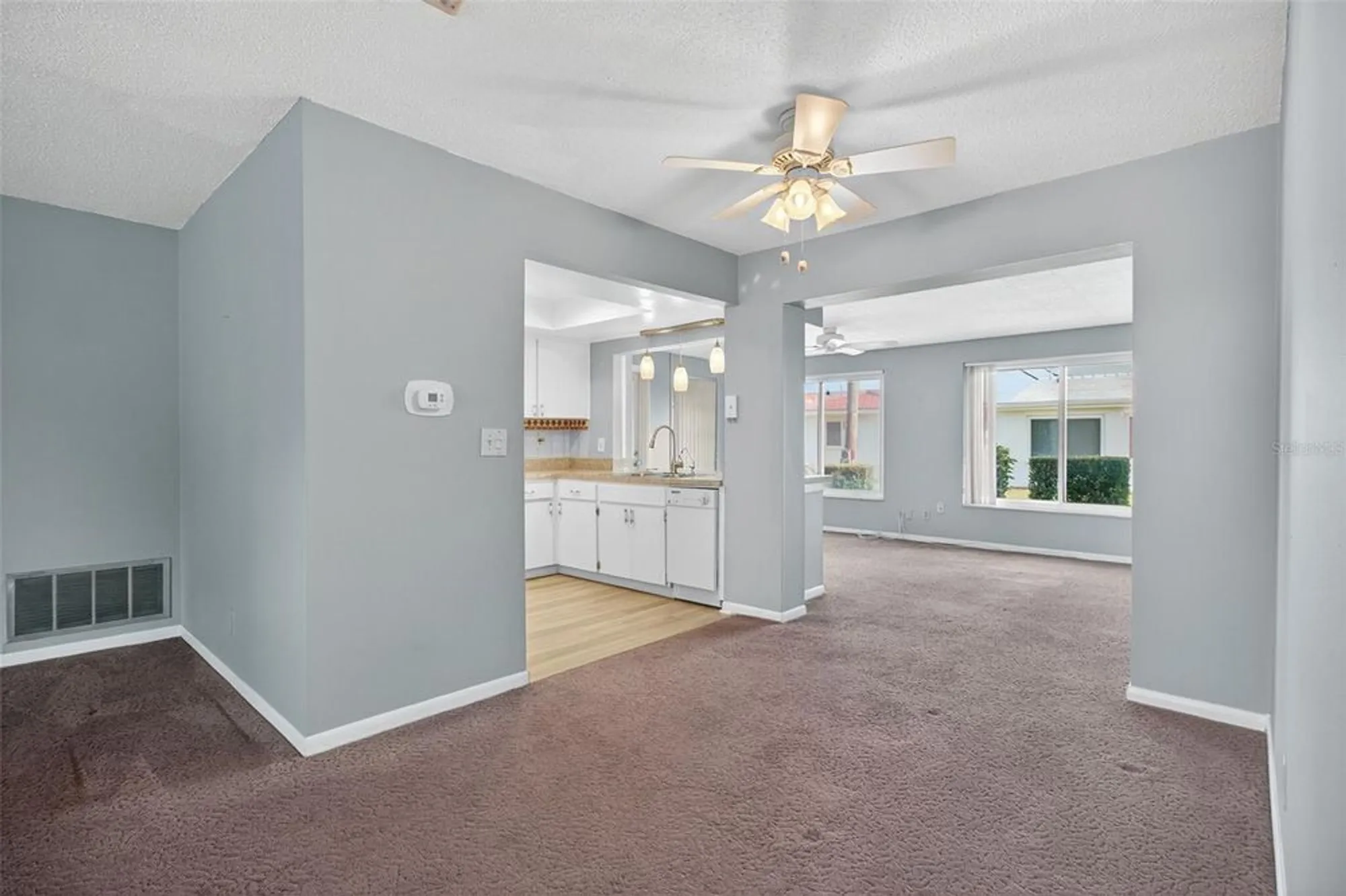 Property Slideshow image 6 of 35 | 9481 45th pl n # 9481, Pinellas Park, FL, 33782