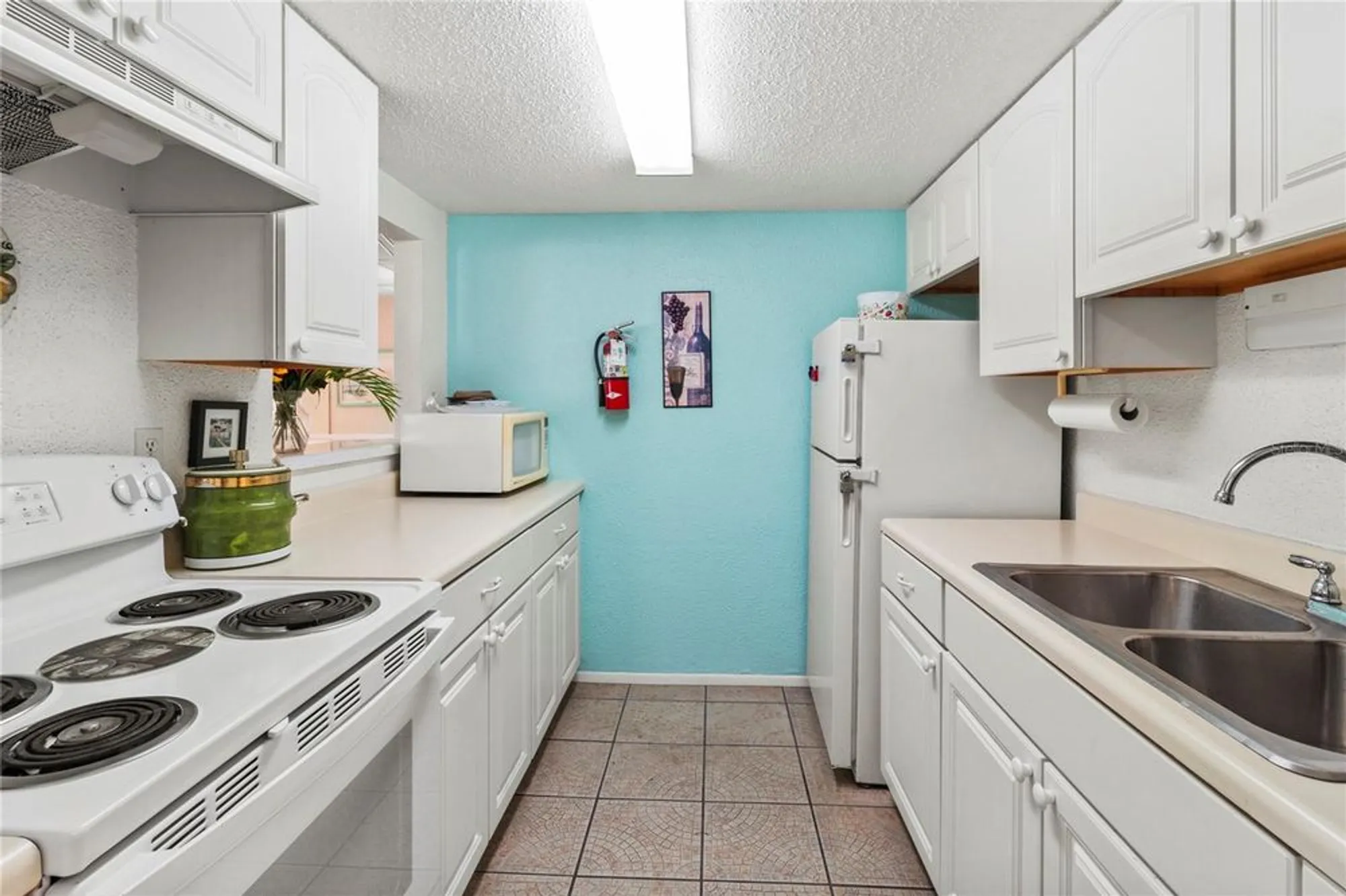 Property Slideshow image 31 of 38 | 4189 heron way # 406e, Bradenton, FL, 34205