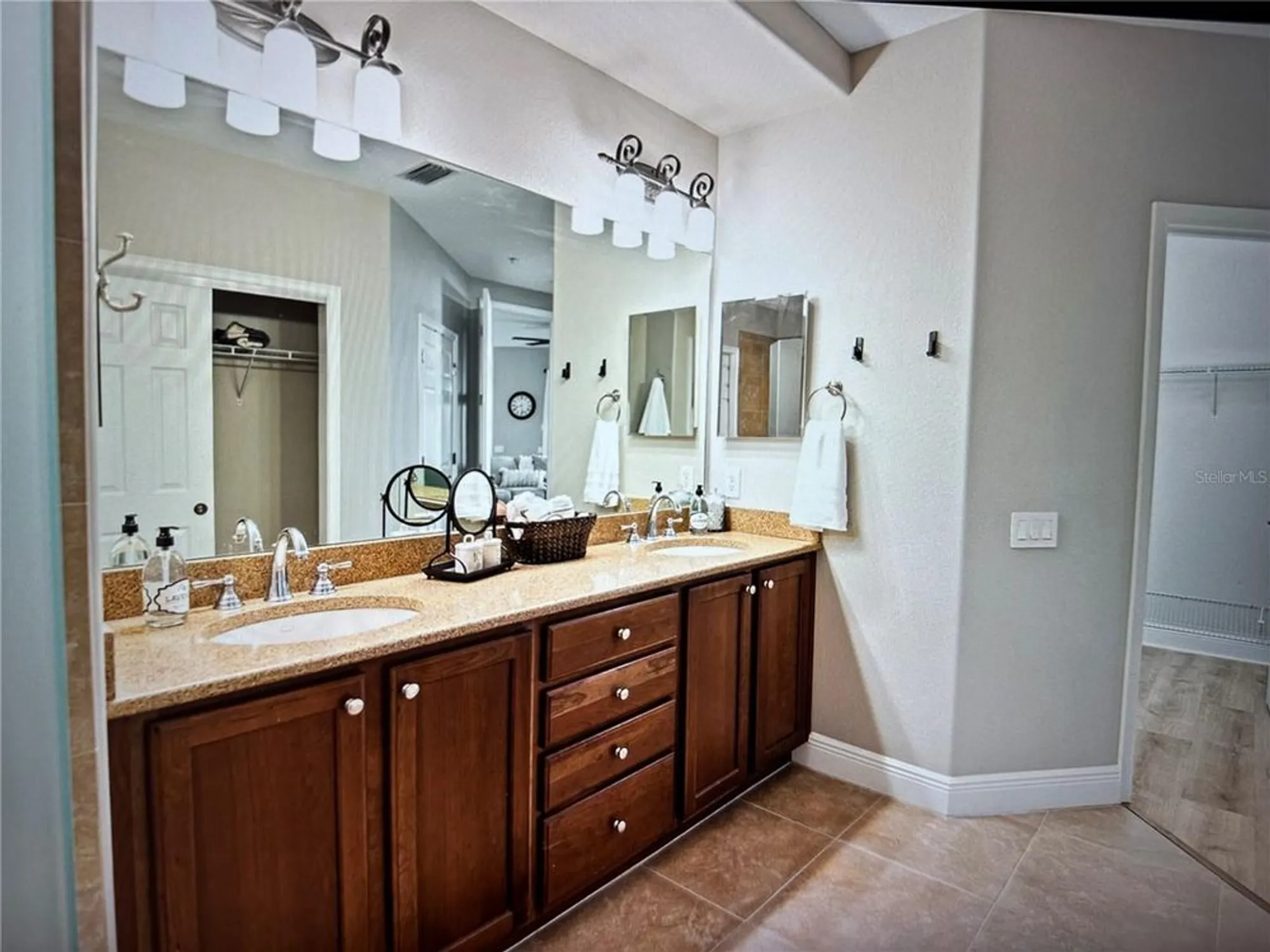 Property Slideshow image 5 of 78 | 1121 riverscape st, Bradenton, FL, 34208