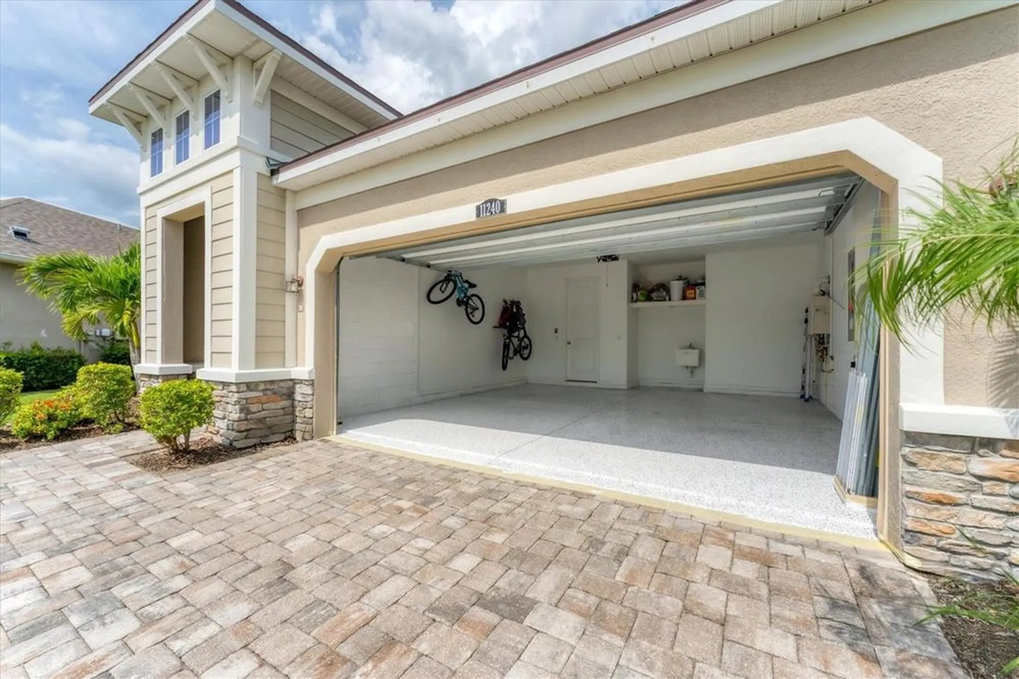 Property Slideshow image 28 of 45 | 11240 spring gate trl, Bradenton, FL, 34211