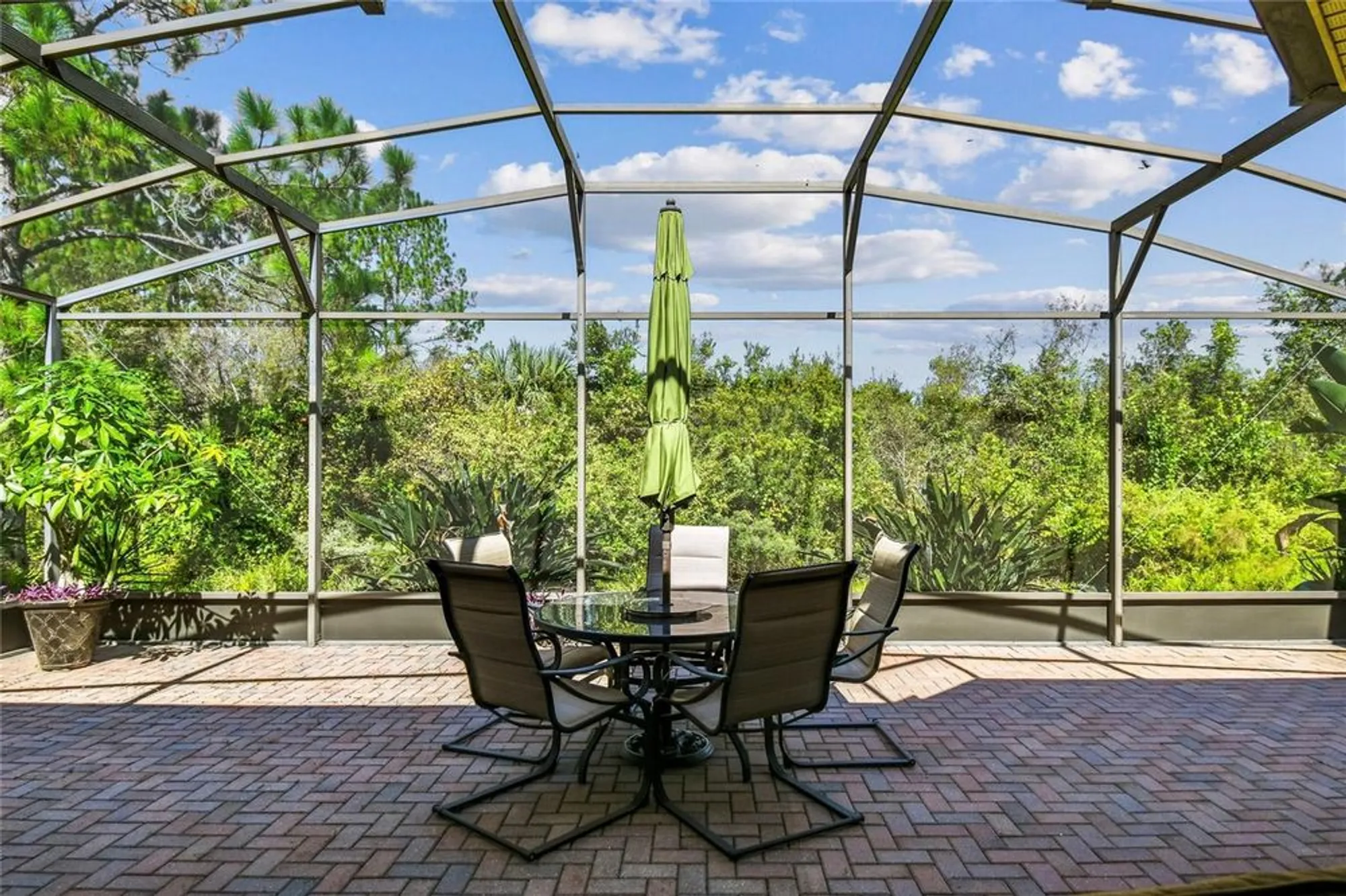 Property Slideshow image 38 of 61 | 536 portofino dr, Poinciana, FL, 34759