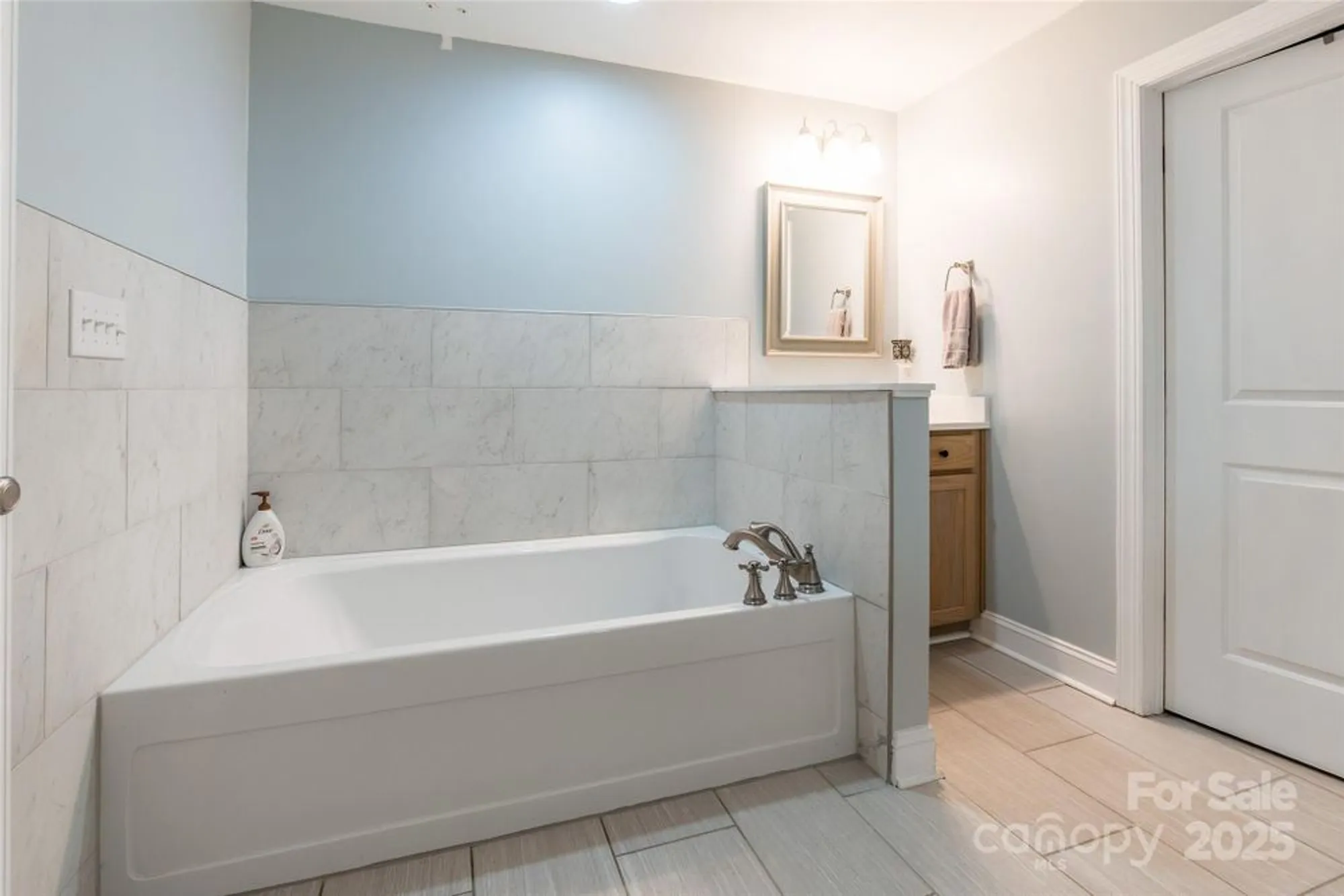 Property Slideshow image 36 of 46 | 208 canoe pole ln, Mooresville, NC, 28117