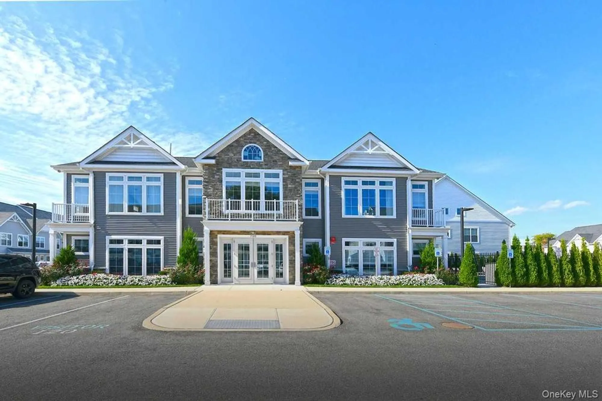 Property Slideshow image 4 of 20 | 123 emanuel way, East Meadow, NY, 11554