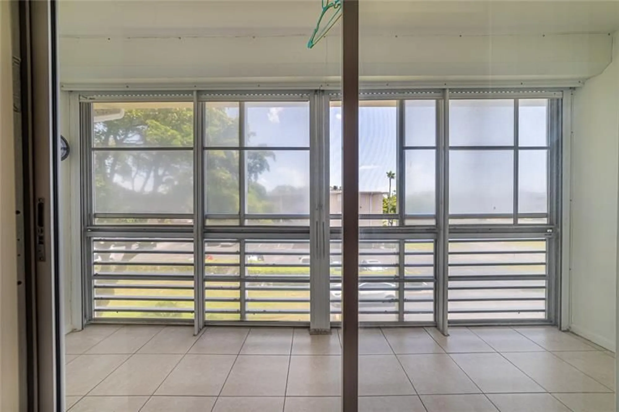 Property Slideshow image 14 of 35 | 2721 garden dr 310, Lake Worth, FL, 33461