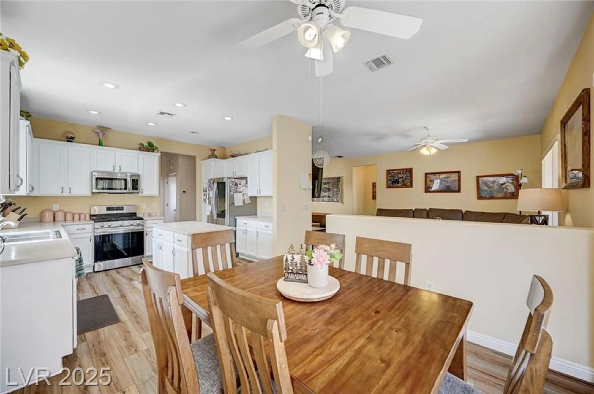 Property Slideshow image 13 of 60 | 580 carmel mesa dr, Henderson, NV, 89012