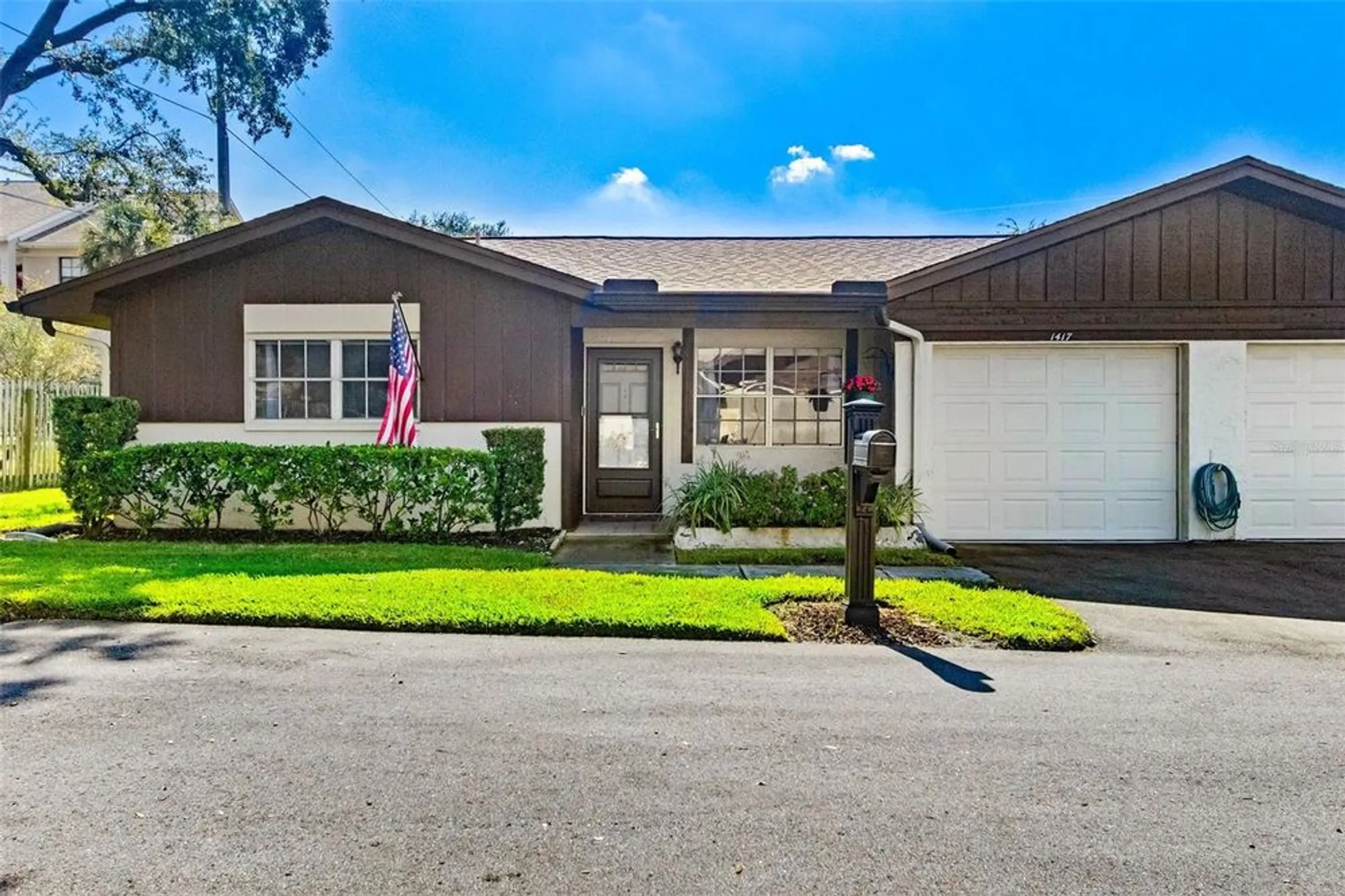 Property Slideshow image 1 of 37 | 1417 heather ridge blvd, Dunedin, FL, 34698