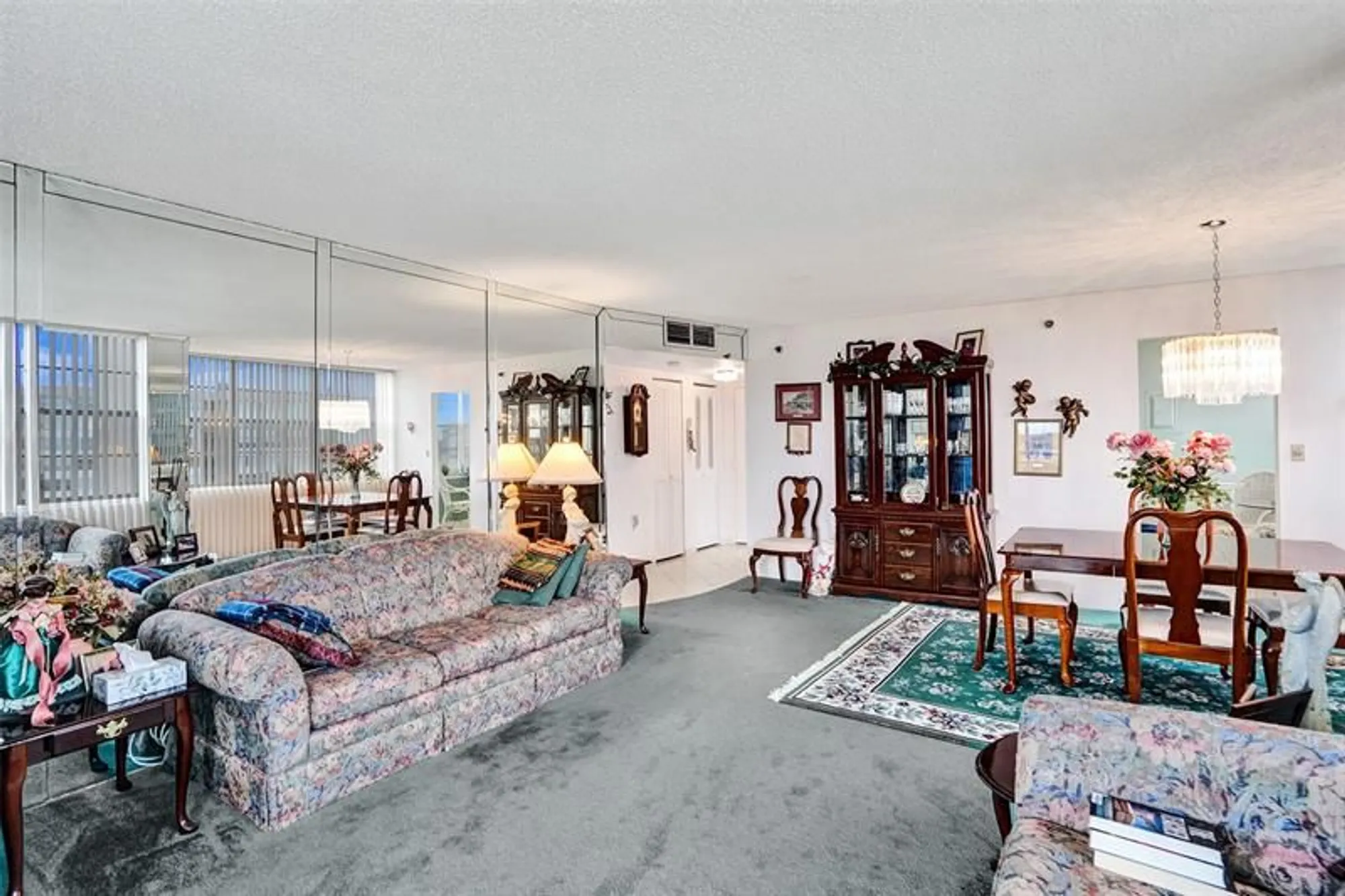 Property Slideshow image 16 of 71 | 1100 saint charles pl 612, Pembroke Pines, FL, 33026