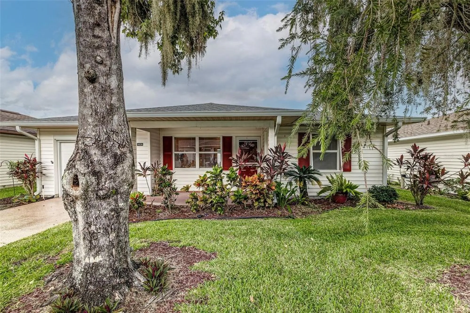 Property Slideshow image 2 of 40 | 4926 pleasant hollow trl, Lakeland, FL, 33811