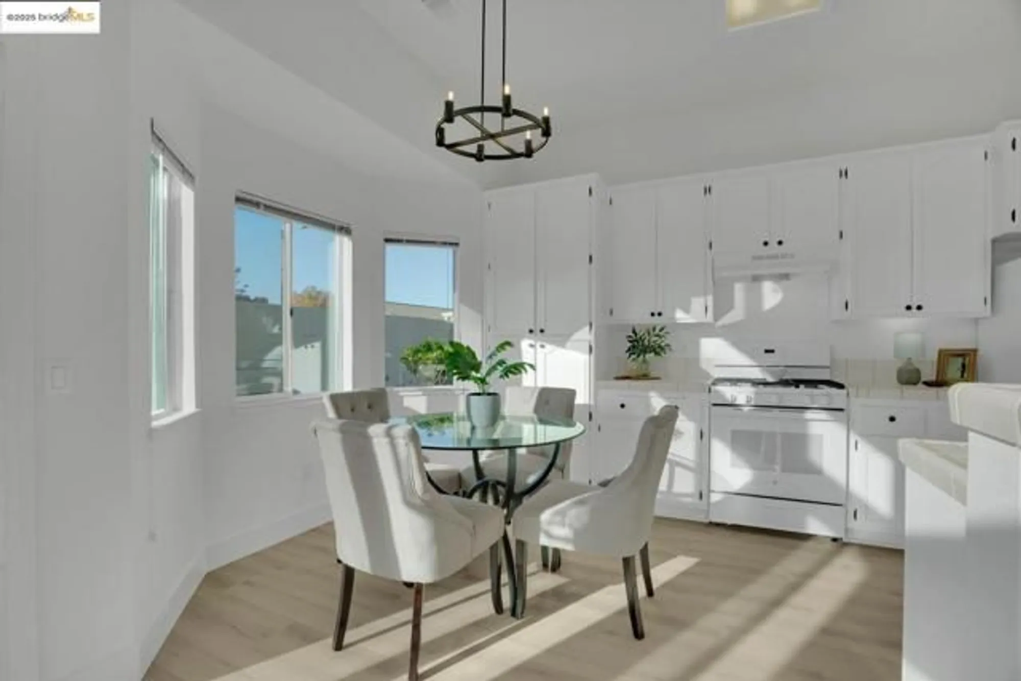 Property Slideshow image 16 of 44 | 1898 crispin dr, Brentwood, CA, 94513