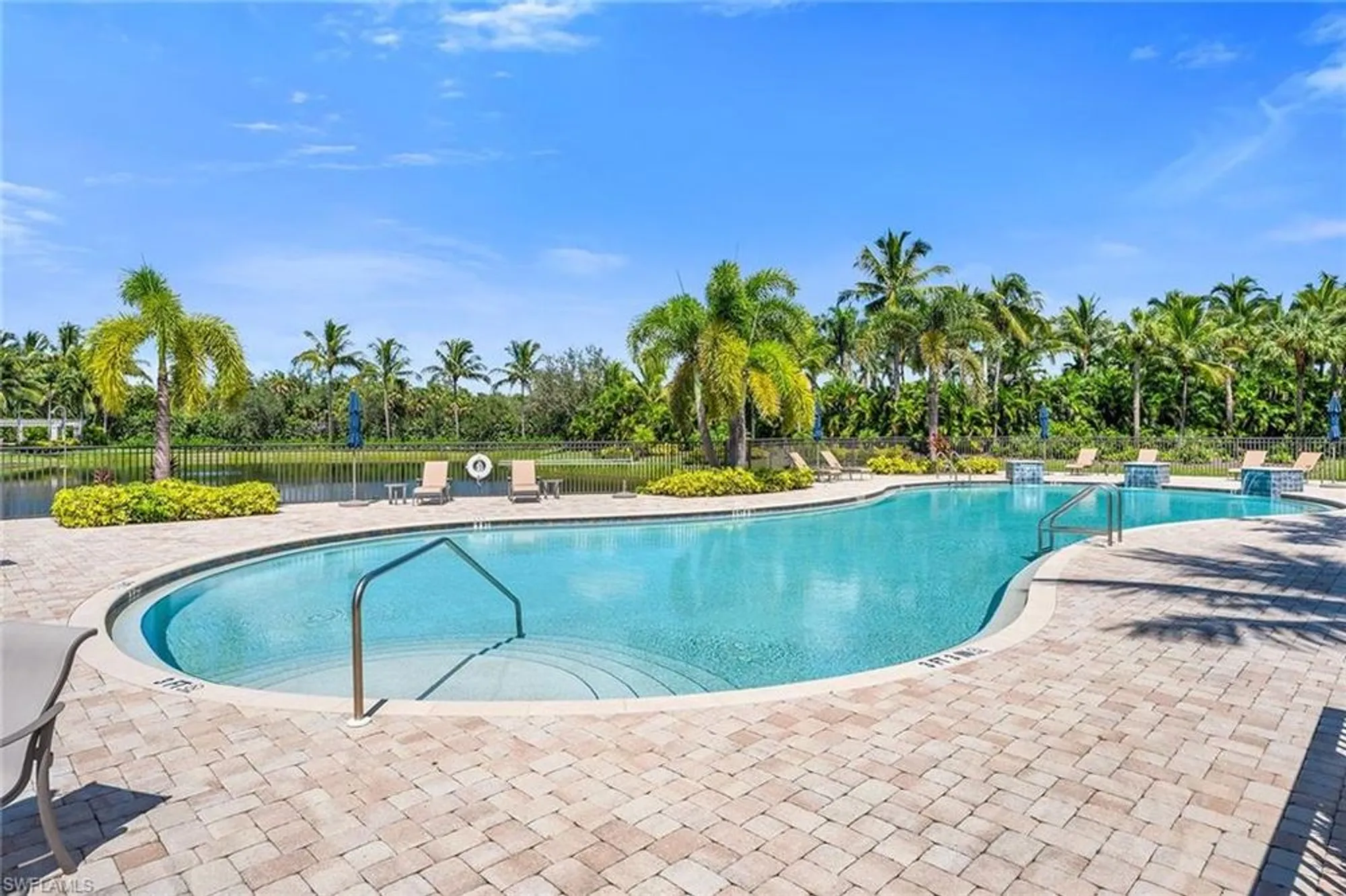 Property Slideshow image 22 of 28 | 4711 via del corso ln 402, Bonita Springs, FL, 34134