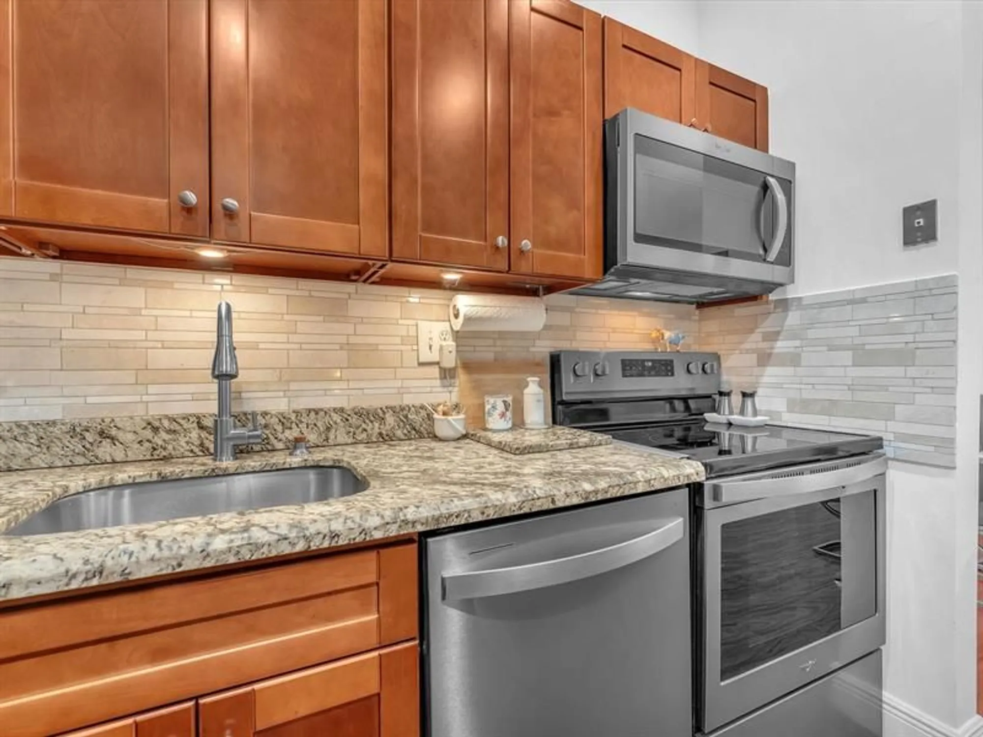 Property Slideshow image 14 of 39 | 7164 ashmont cir 204, Tamarac, FL, 33321