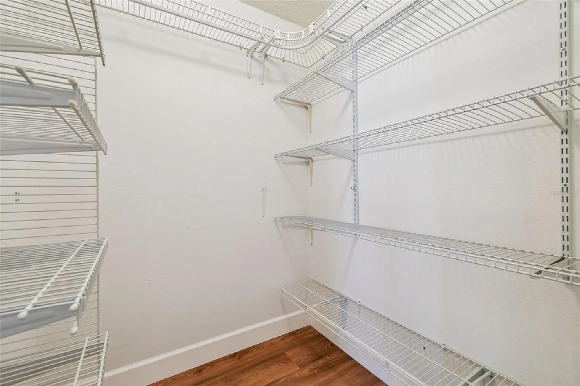 Property Slideshow image 21 of 44 | 2309 lyndhurst dr, Sun City Center, FL, 33573