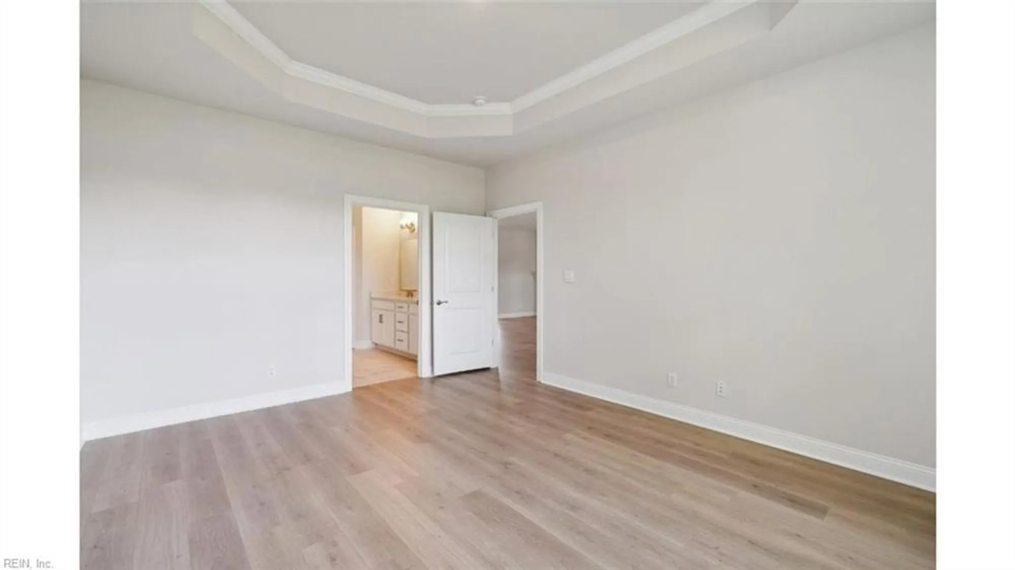 Property Slideshow image 15 of 34 | 2212 edwin dr, Chesapeake, VA, 23322