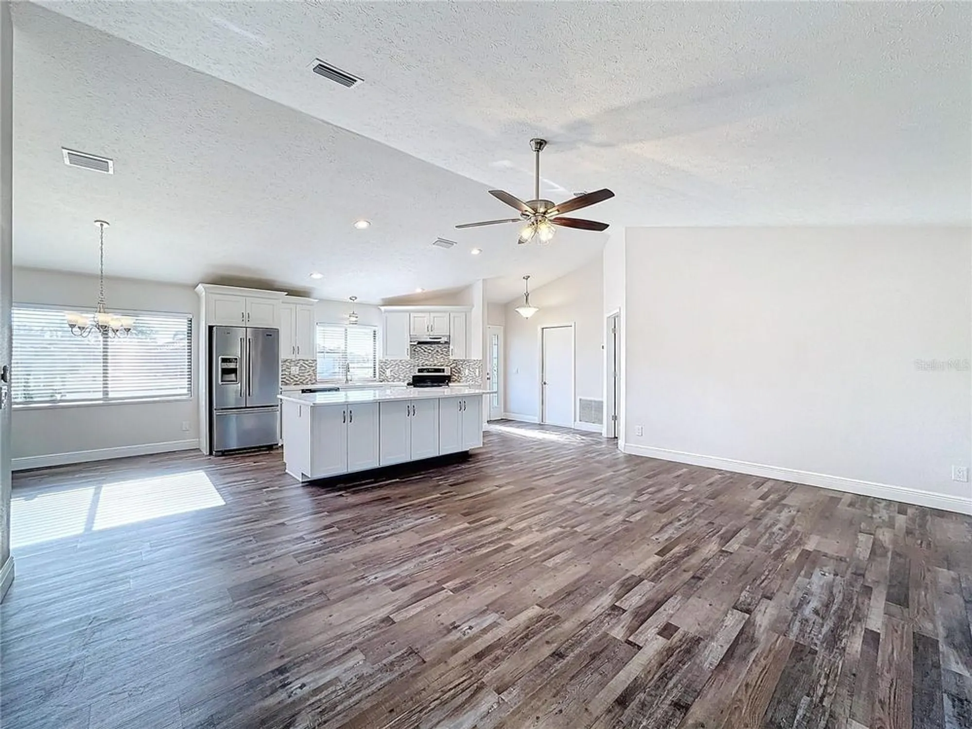 Property Slideshow image 13 of 57 | 1715 s pebble beach blvd, Sun City Center, FL, 33573