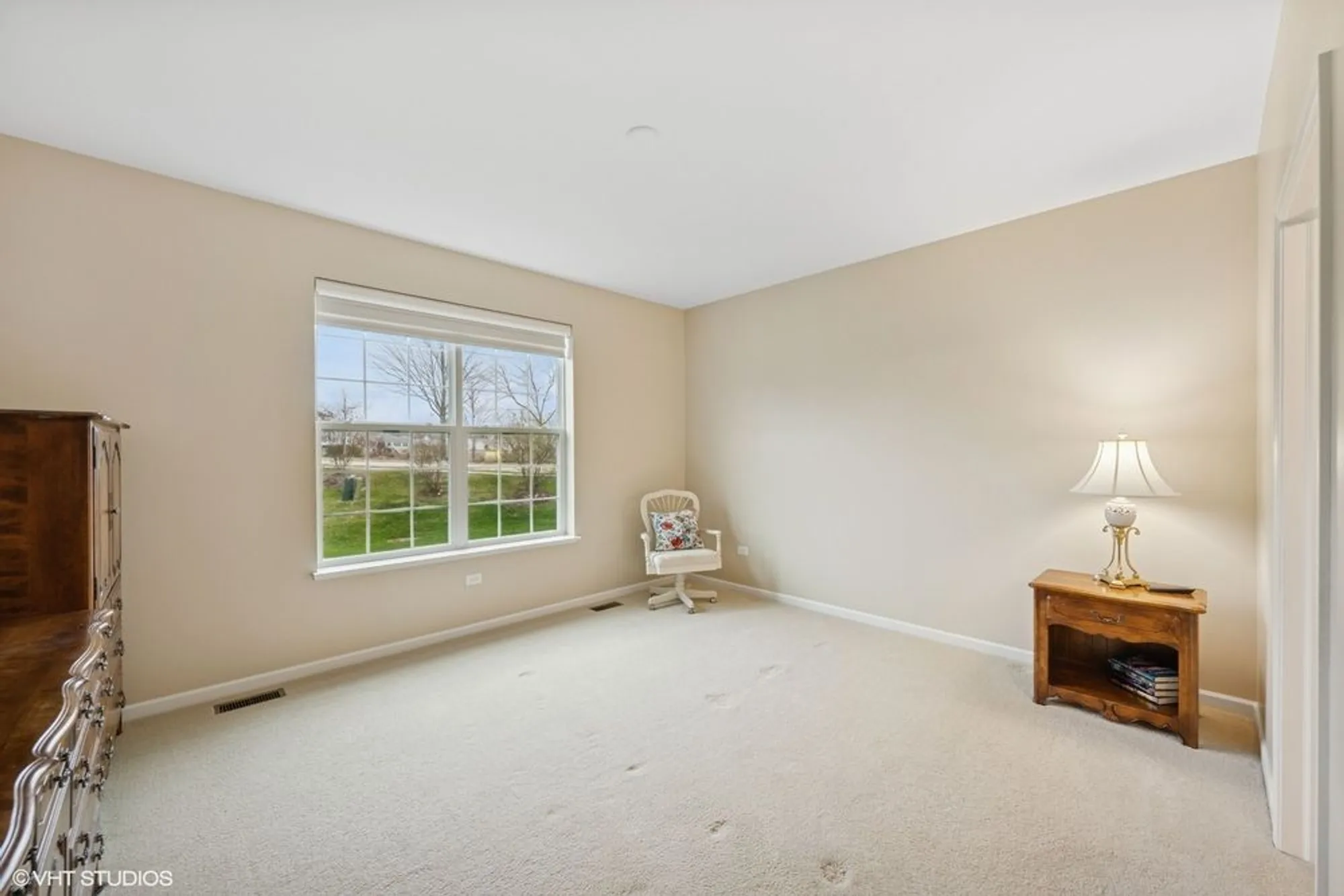 Property Slideshow image 7 of 19 | 451 mahogany dr, Algonquin, IL, 60102