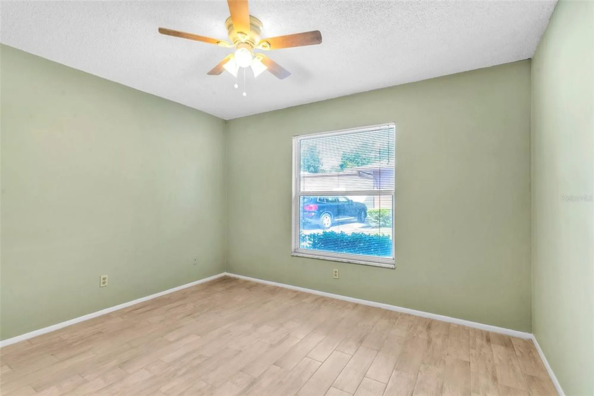 Property Slideshow image 18 of 32 | 2241 shelly dr d, Palm Harbor, FL, 34684