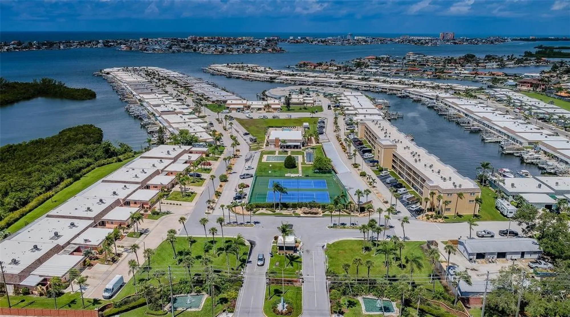 Property Slideshow image 10 of 89 | 1 boca ciega point blvd apt 314, Saint Petersburg, FL, 33708