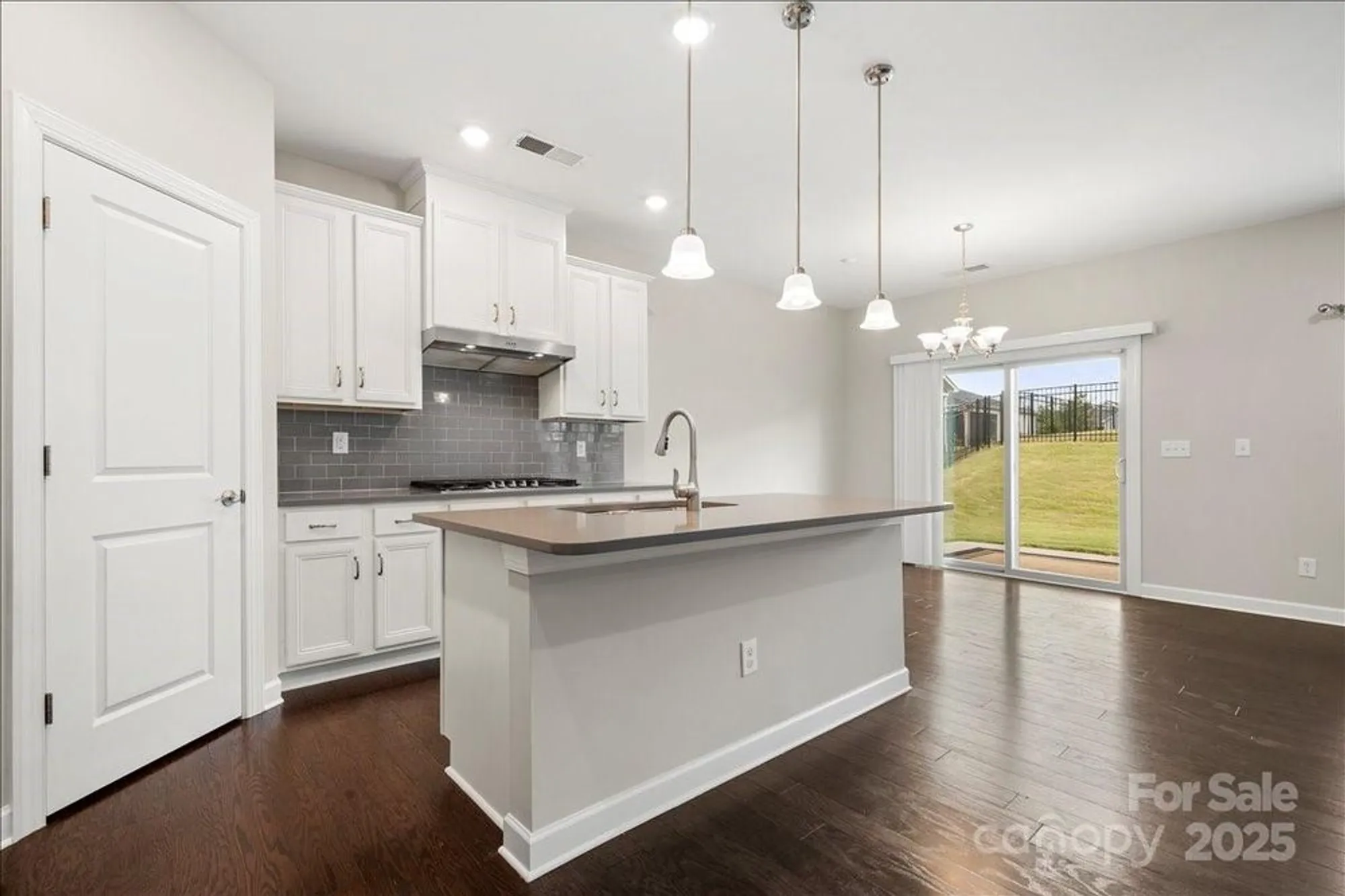 Property Slideshow image 5 of 31 | 9211 grisons ct, Charlotte, NC, 28278