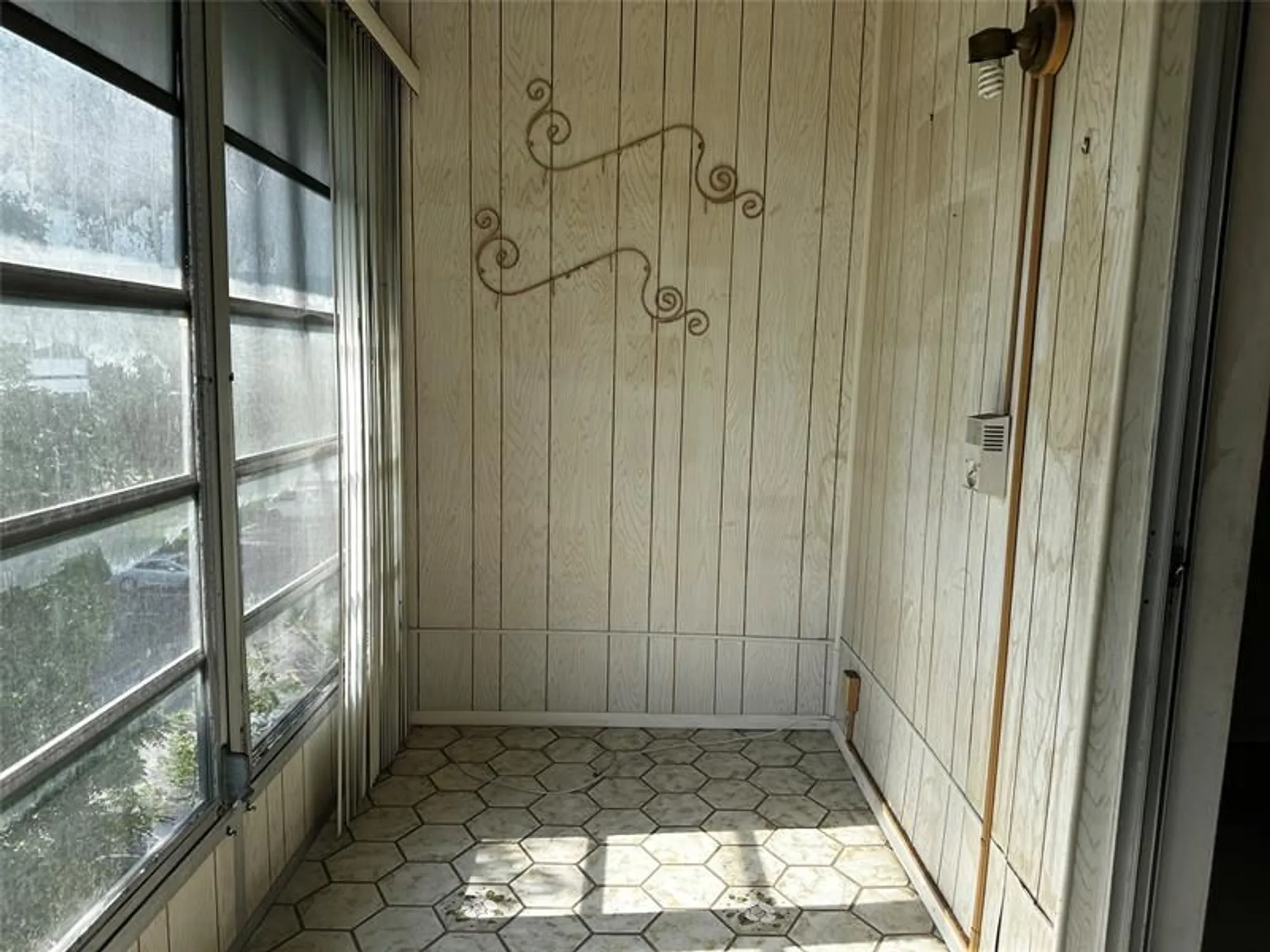 Property Slideshow image 9 of 11 | 2061 nw 47th ter 414, Lauderhill, FL, 33313