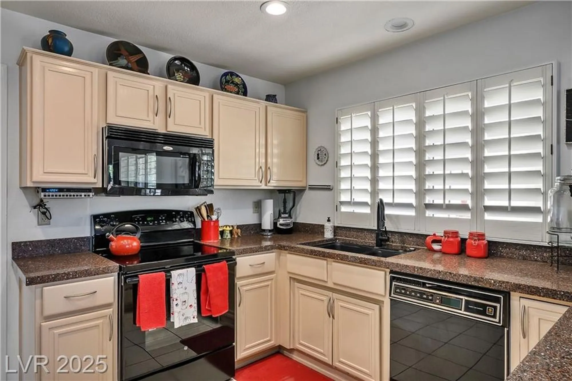 Property Slideshow image 9 of 63 | 9012 sundial dr, Las Vegas, NV, 89134