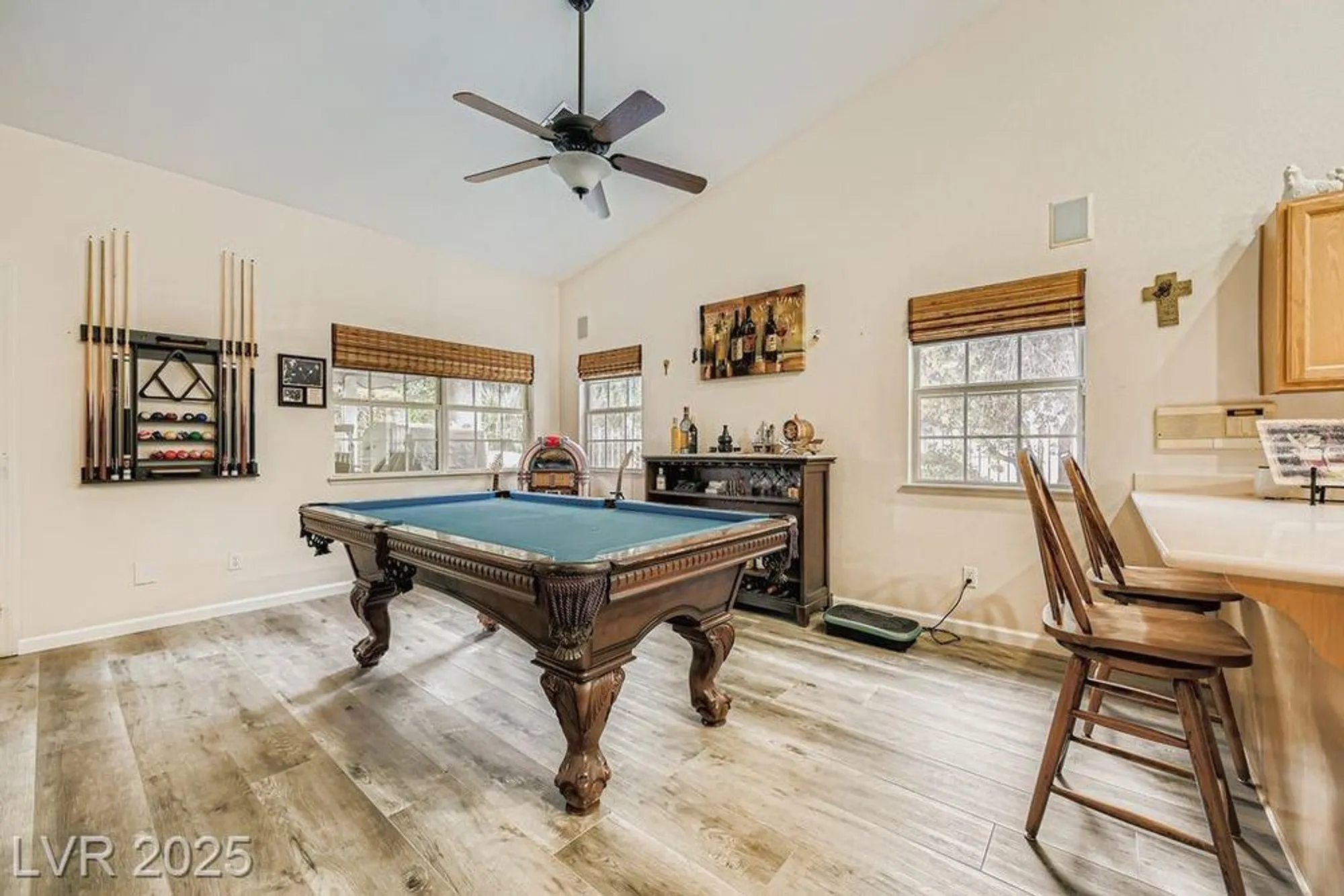 Property Slideshow image 8 of 28 | 5320 rim view ln, Las Vegas, NV, 89130