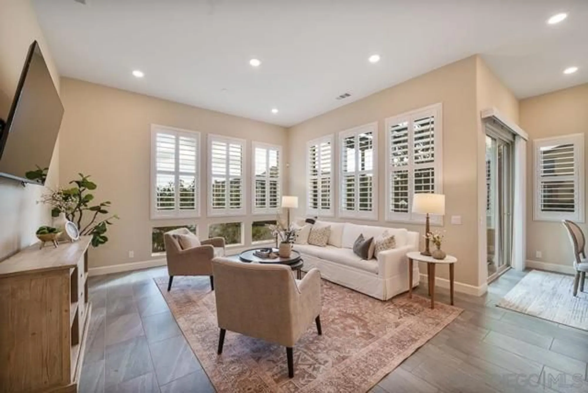 Property Slideshow image 19 of 59 | 16750 coyote bush dr 19, San Diego, CA, 92127