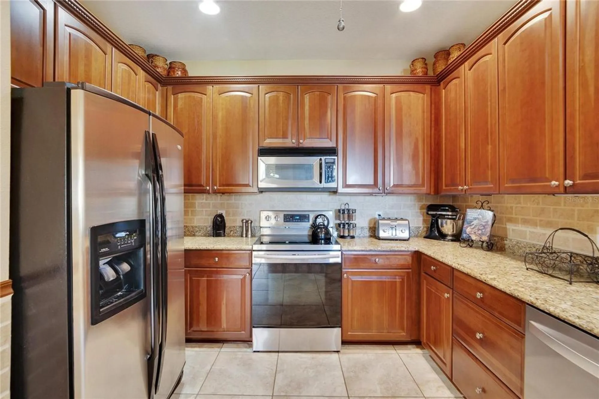 Property Slideshow image 17 of 67 | 204 mystic falls dr, Apollo Beach, FL, 33572