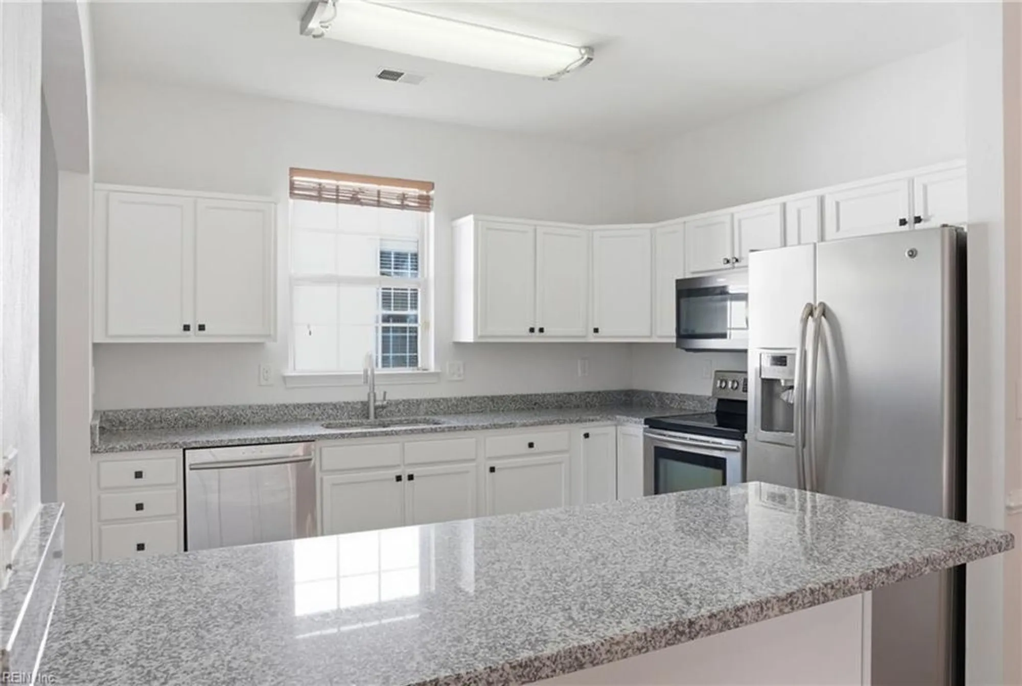 Property Slideshow image 16 of 35 | 2701 bach ln, Virginia Beach, VA, 23456